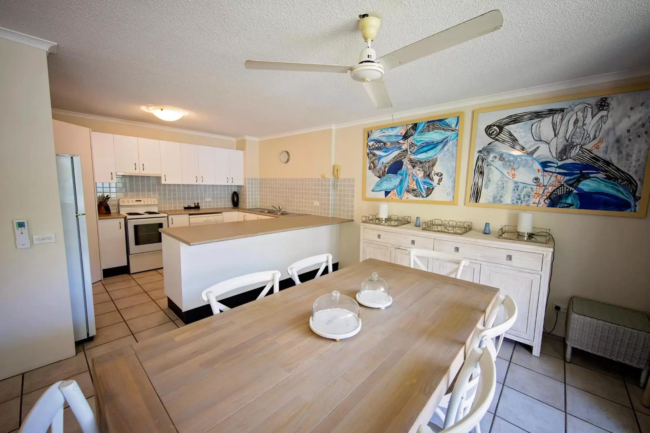 Dining area, Kitchen/Kitchenette in Argosy On The Beach