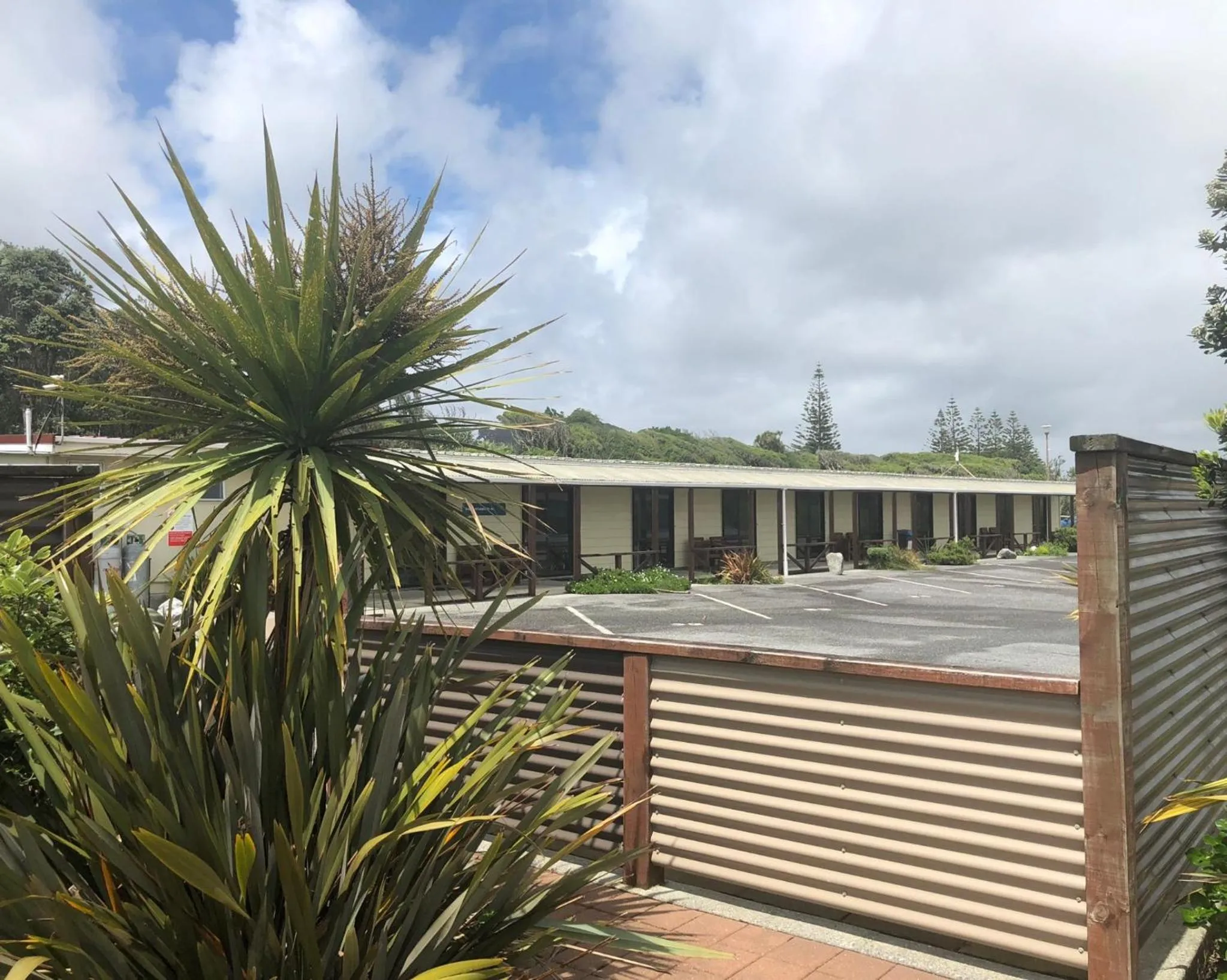 Large Cabin with Shared Bathroom (6 Guests) in Greymouth Seaside TOP 10 Holiday Park