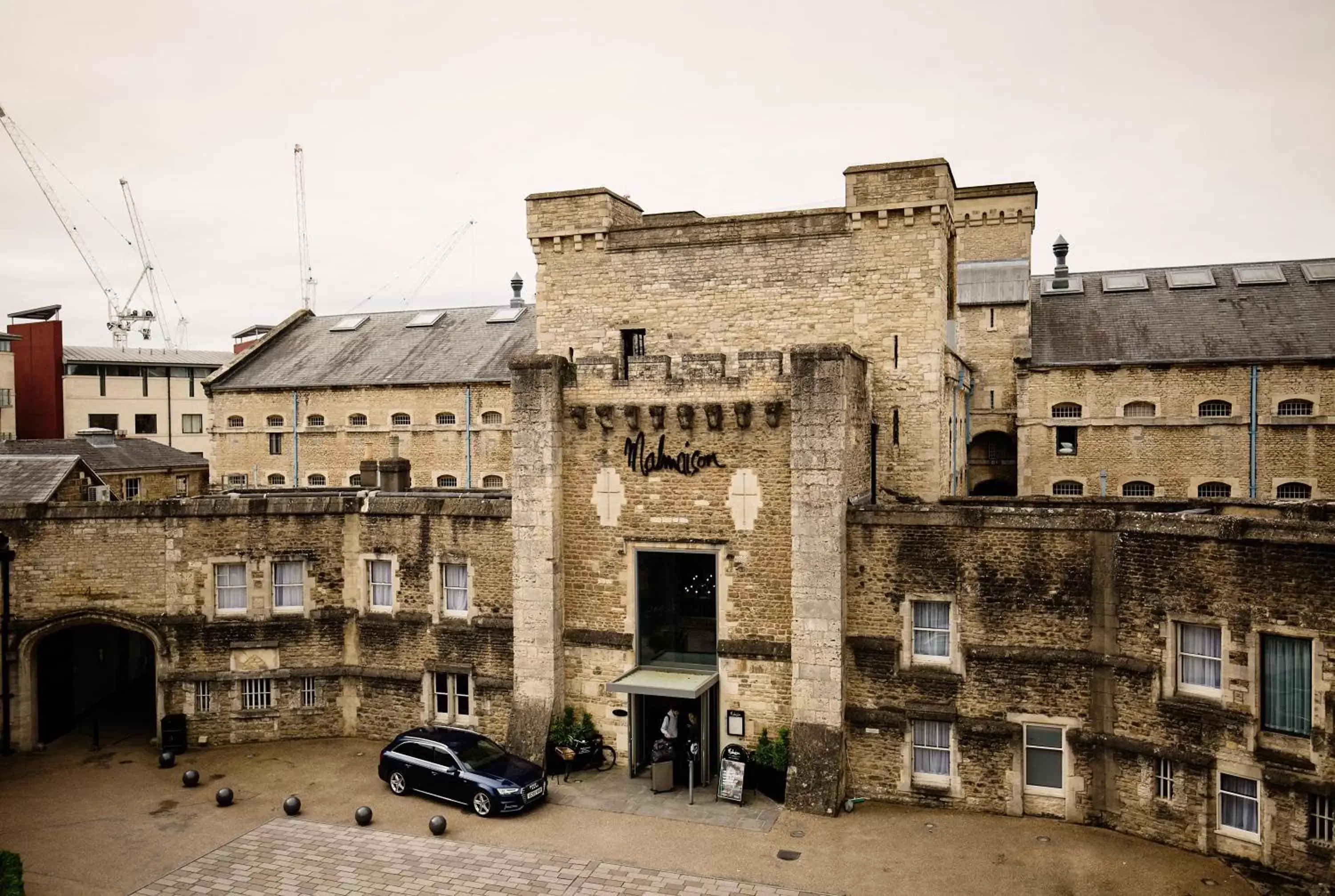 Pets, Property Building in Malmaison Oxford