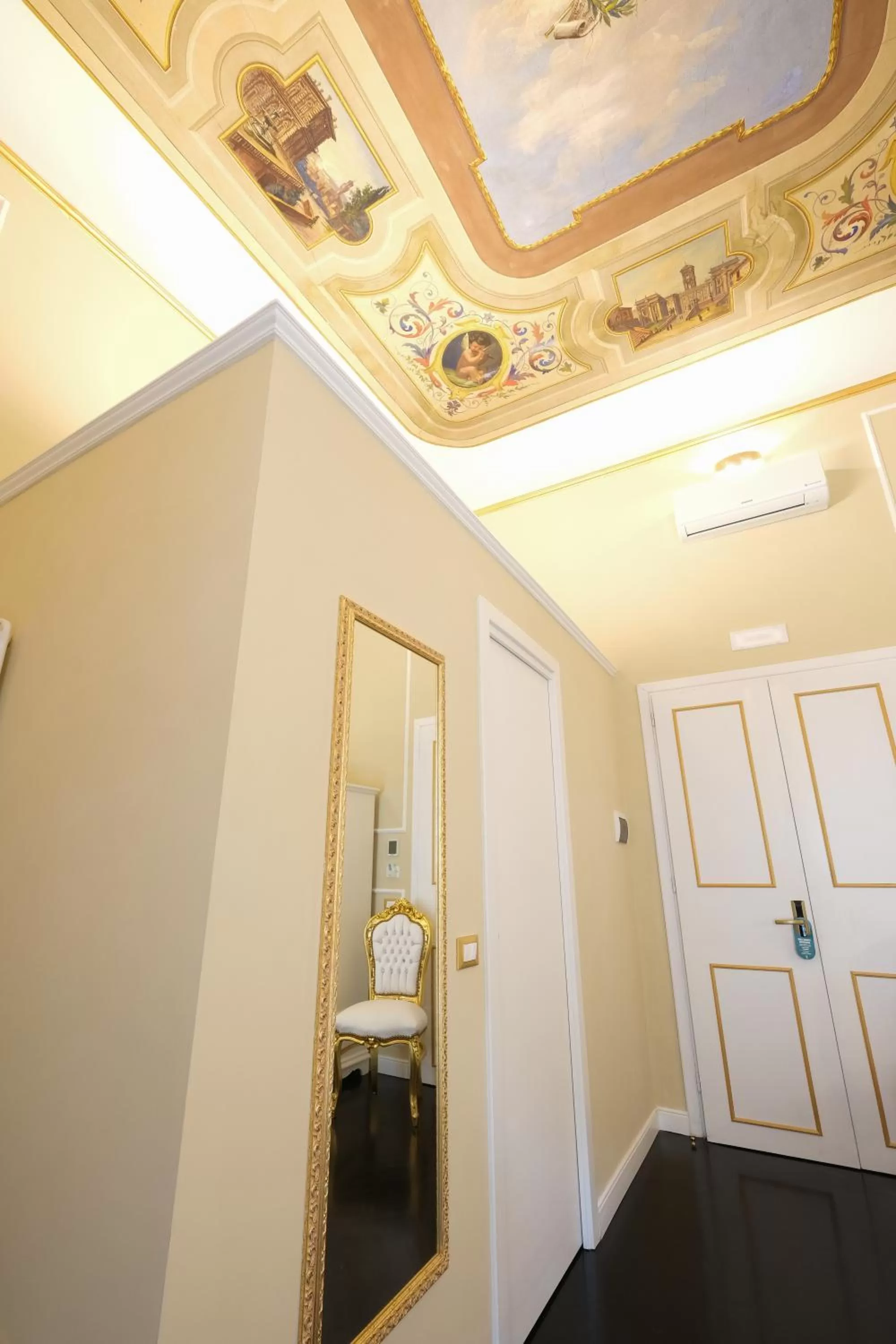 Decorative detail in B&B Kingsman