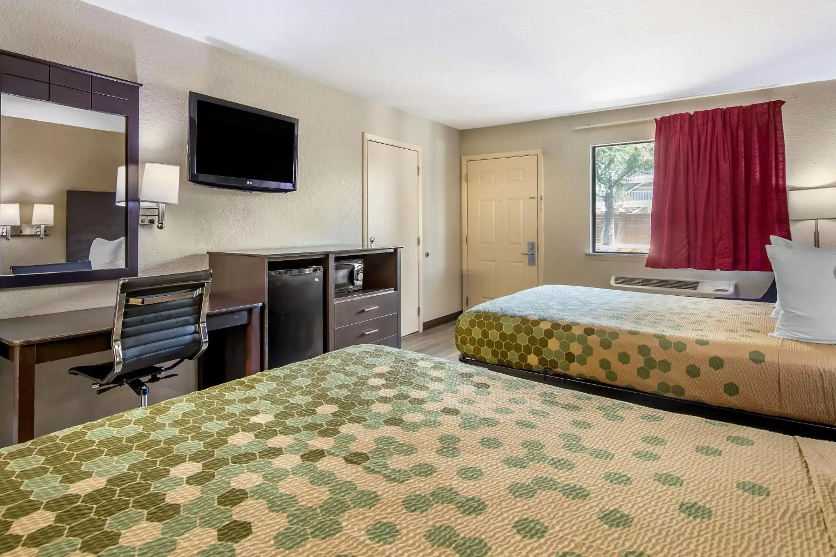 Photo of the whole room, Room Photo in Econo Lodge Near Lackland Air Force Base-SeaWorld