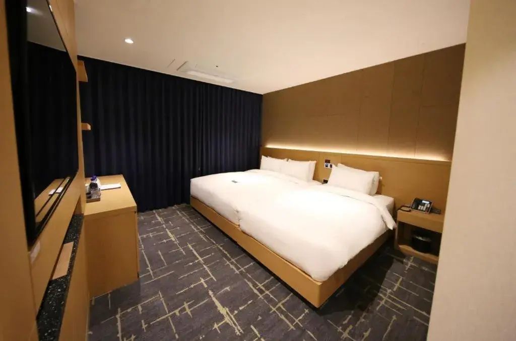 Bed in Sea Cruise Hotel Bed in Sea Cruise Hotel