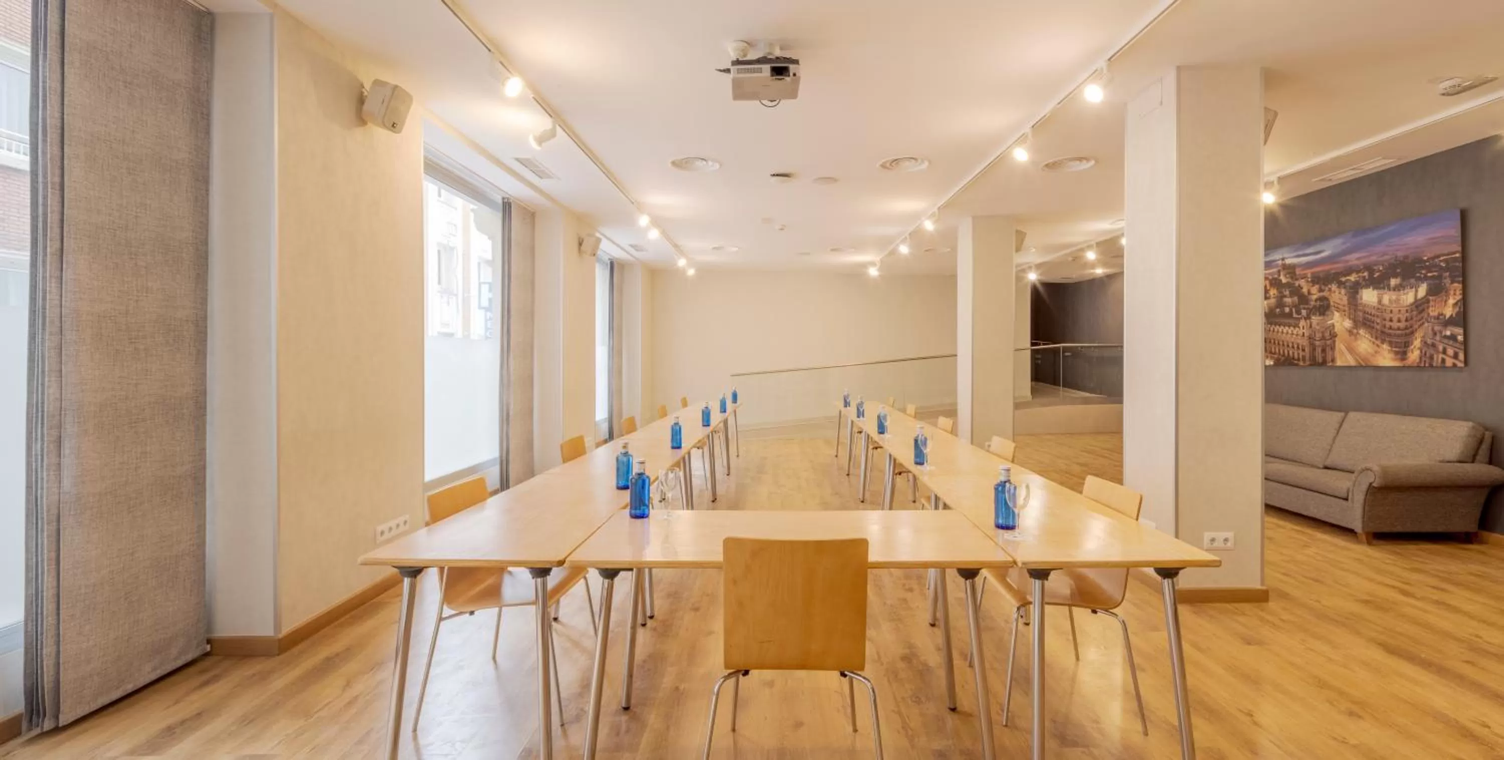 Business facilities in Regente Hotel