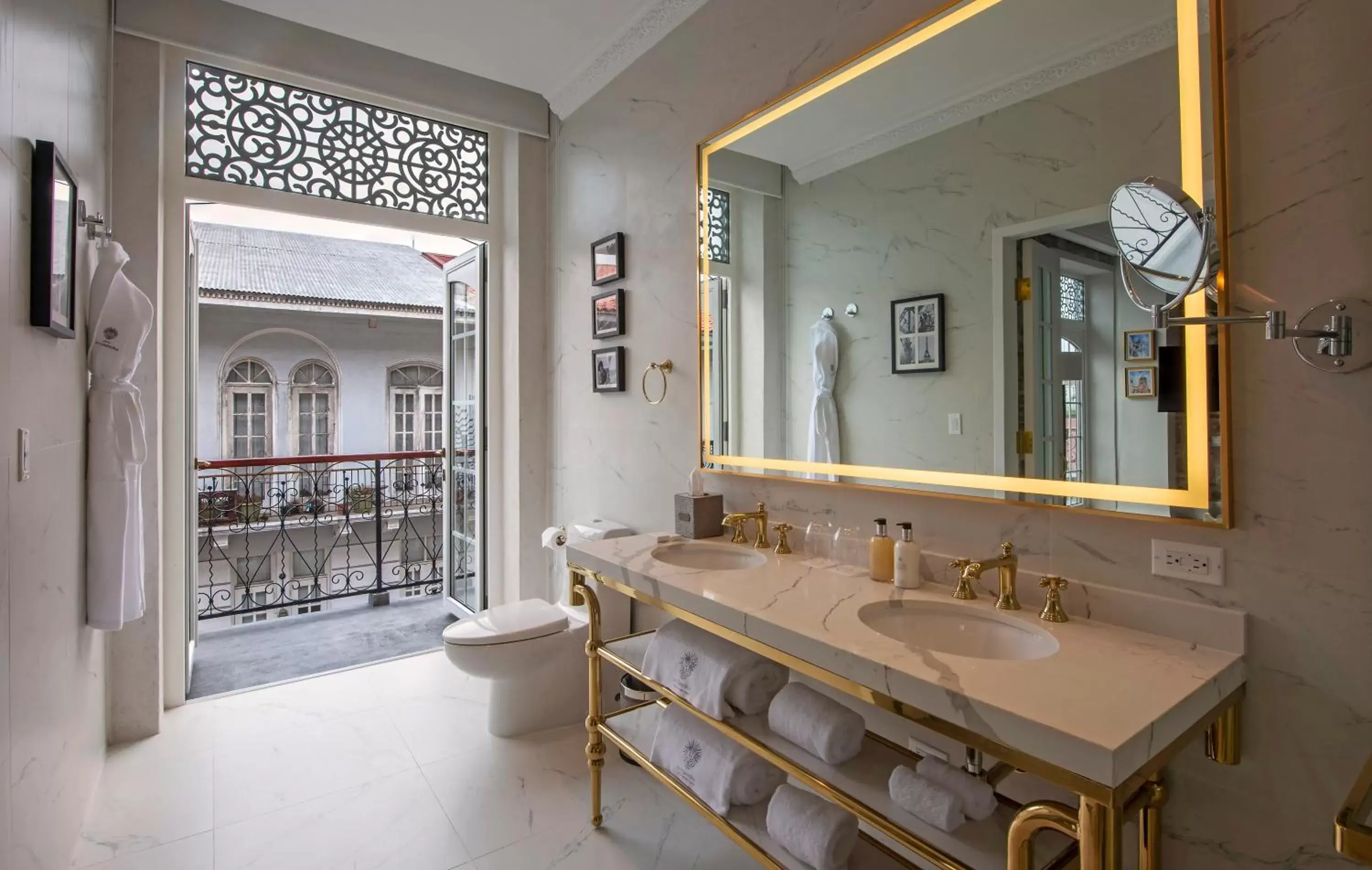 King Suite in Hotel La Compañía Casco Antiguo King Suite in Hotel La Compañía Casco Antiguo