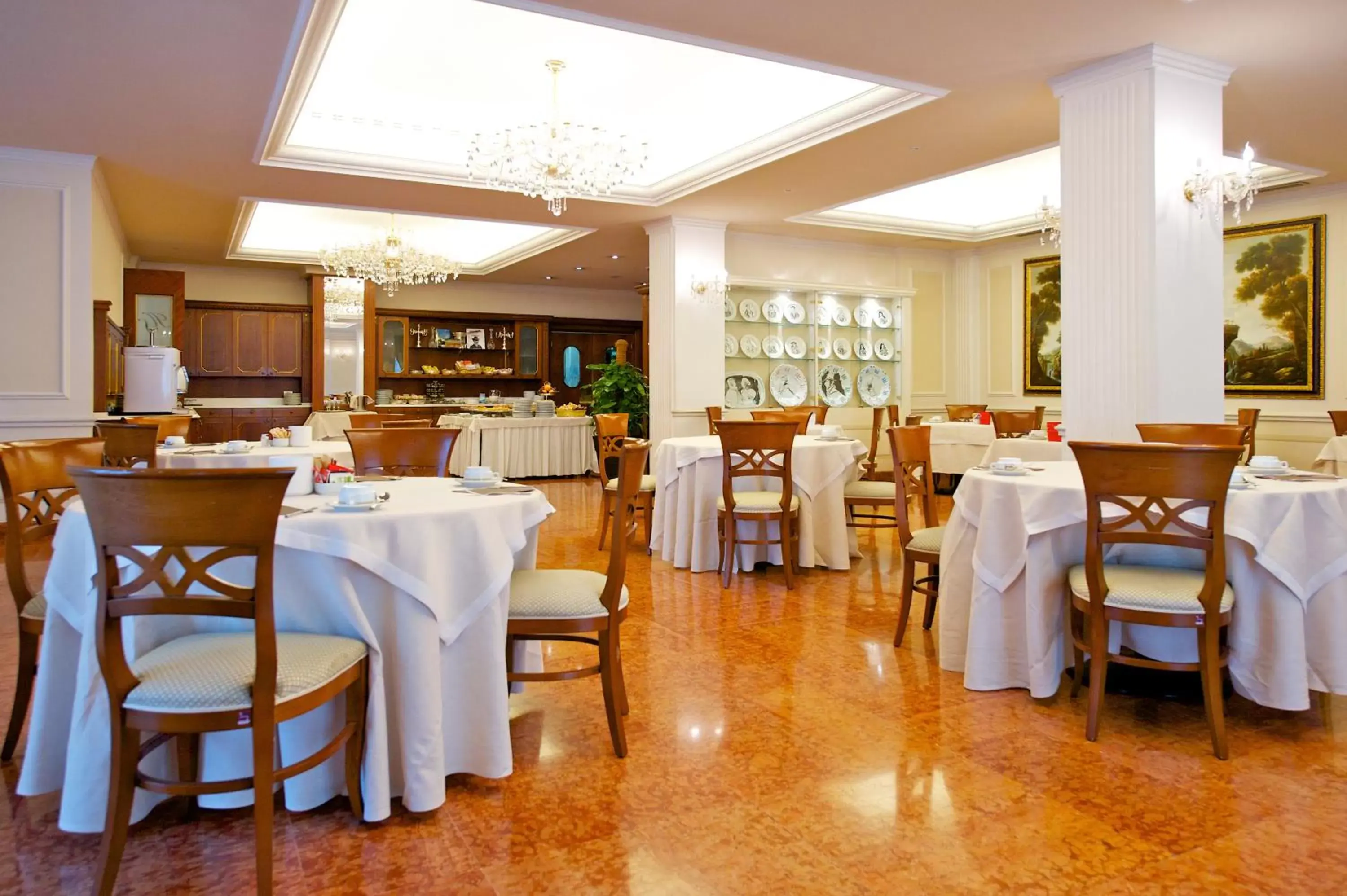 Restaurant/Places to Eat in Mercure Parma Stendhal