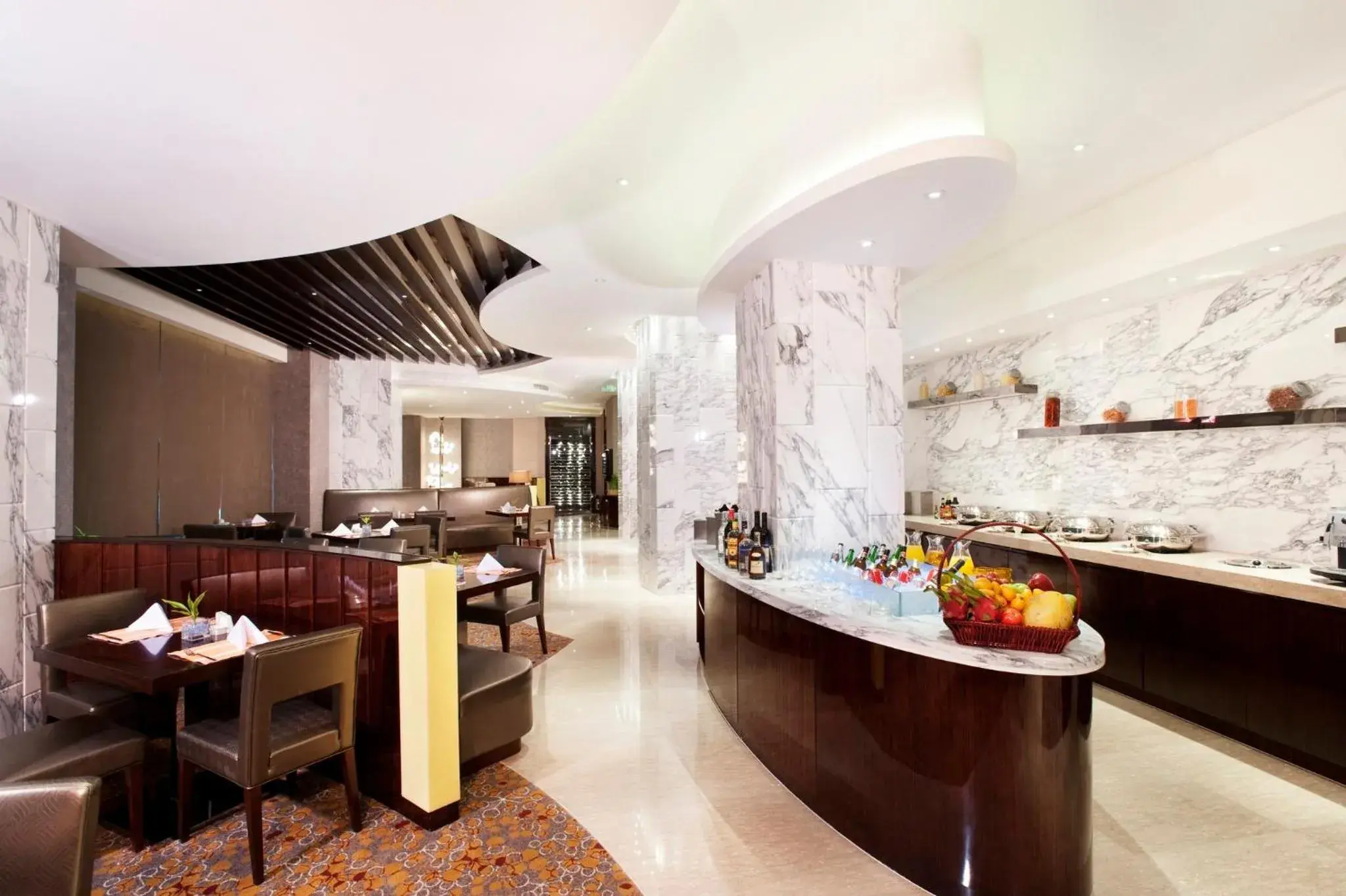 Lounge or bar, Restaurant/Places to Eat in Crowne Plaza Shanghai Jinxiu