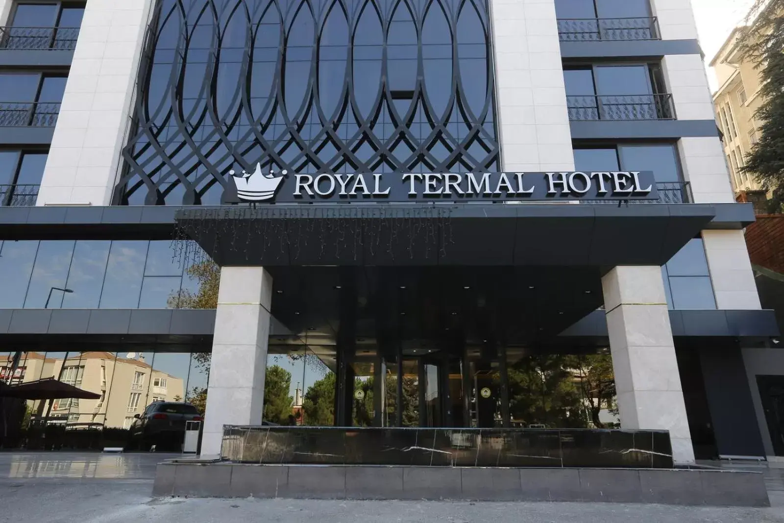 Facade/entrance in Royal Termal Hotel