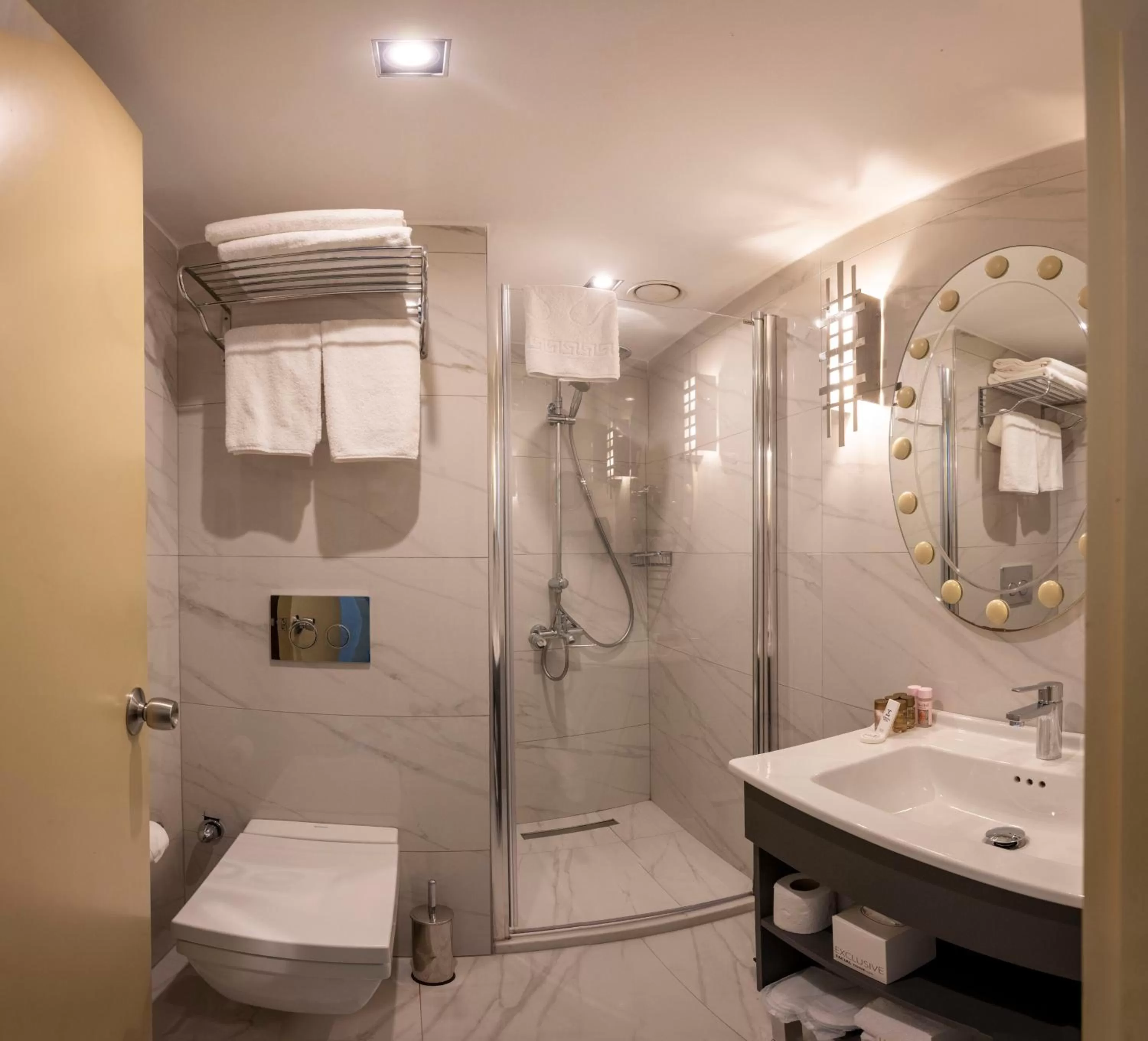 Shower in Taxim Hill Hotel