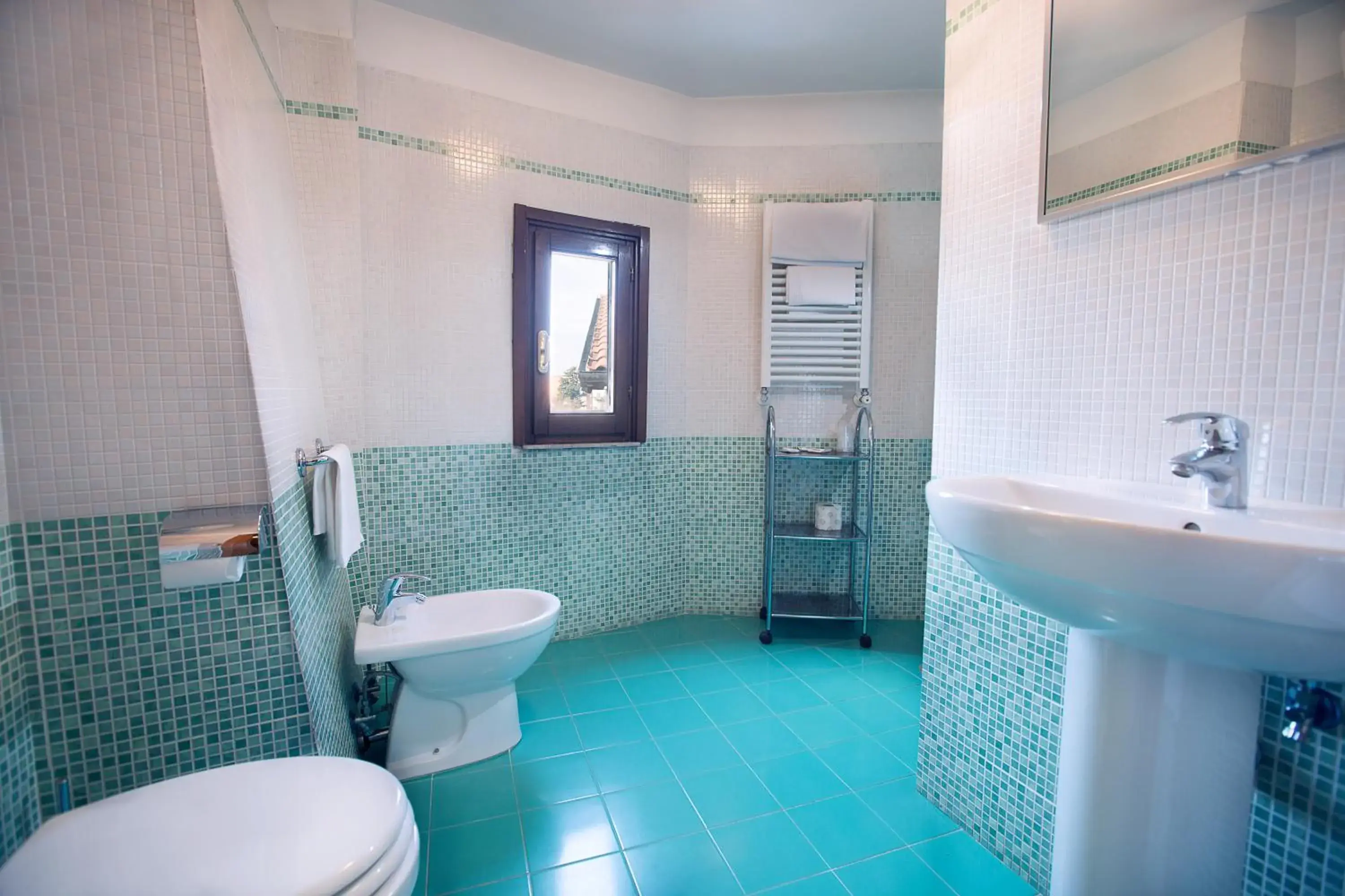 Bathroom in Albergo Dei Leoni