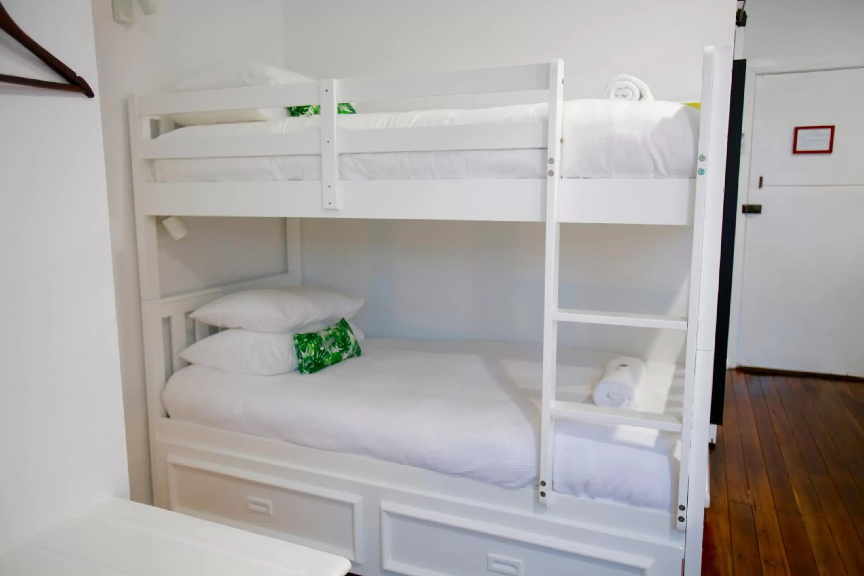 Bunk Bed in Tea Gardens Hotel