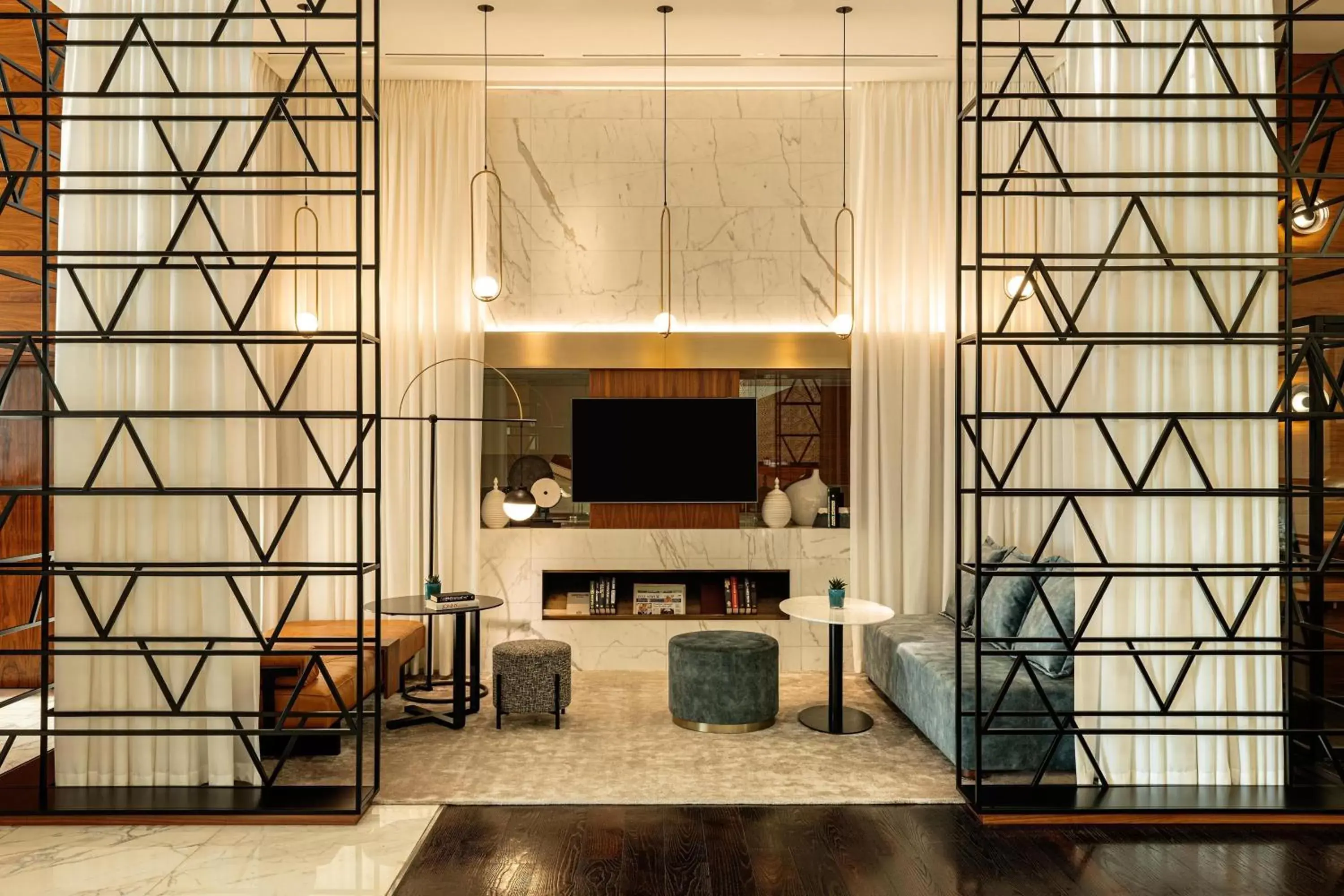 Lobby or reception, TV/Entertainment Center in Sheraton Grand Hotel, Dubai