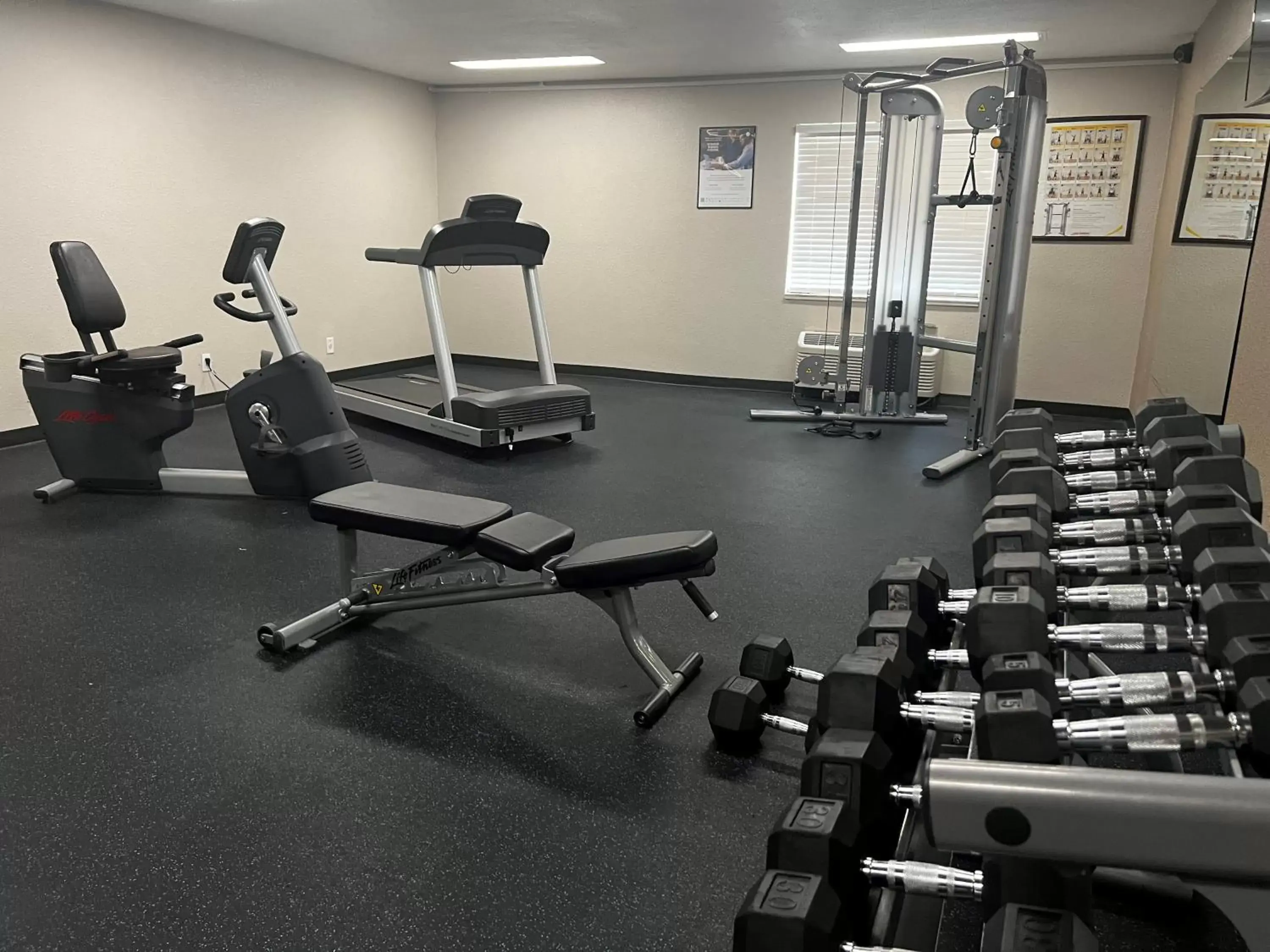 Fitness centre/facilities, Fitness Center/Facilities in Baymont by Wyndham Port Arthur - Groves Area