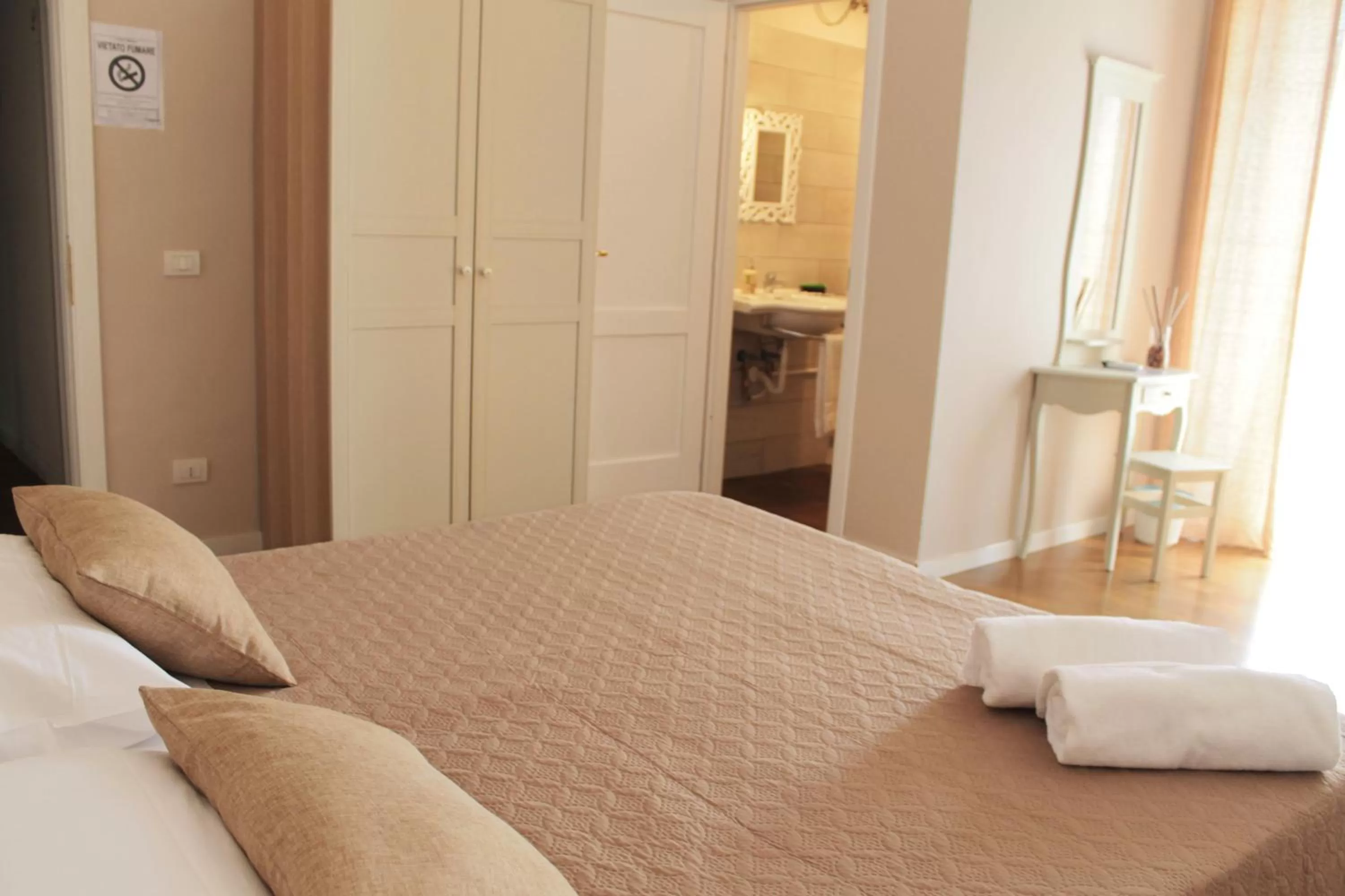 Bedroom, Bed in Vesuviane 'E Belle 'Mbriane B&B