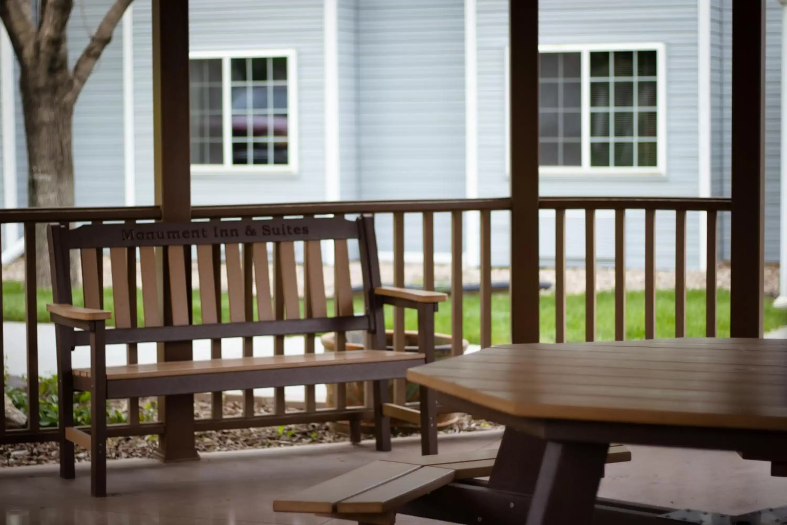 Patio, Balcony/Terrace in Monument Inn & Suites