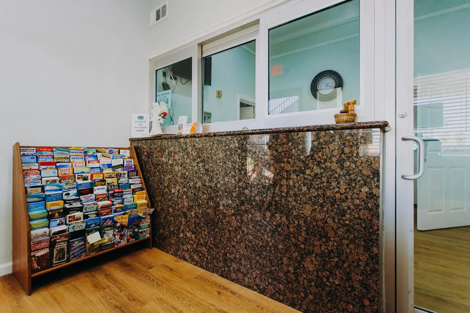 Lobby or reception in Scottish Inn & Suites - Kemah Boardwalk