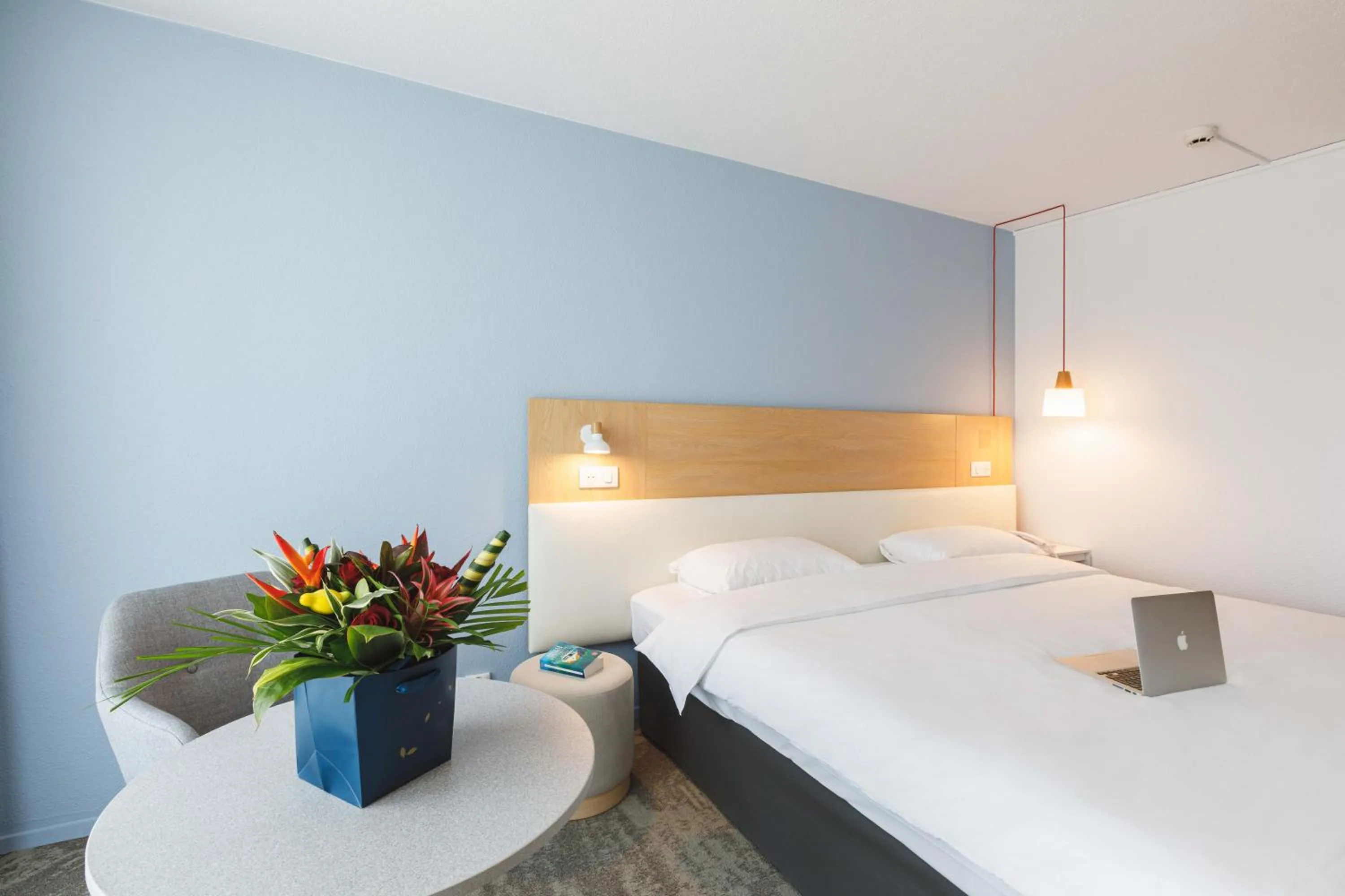 Bathroom, Bed in ibis Styles Aix les Bains Domaine de Marlioz