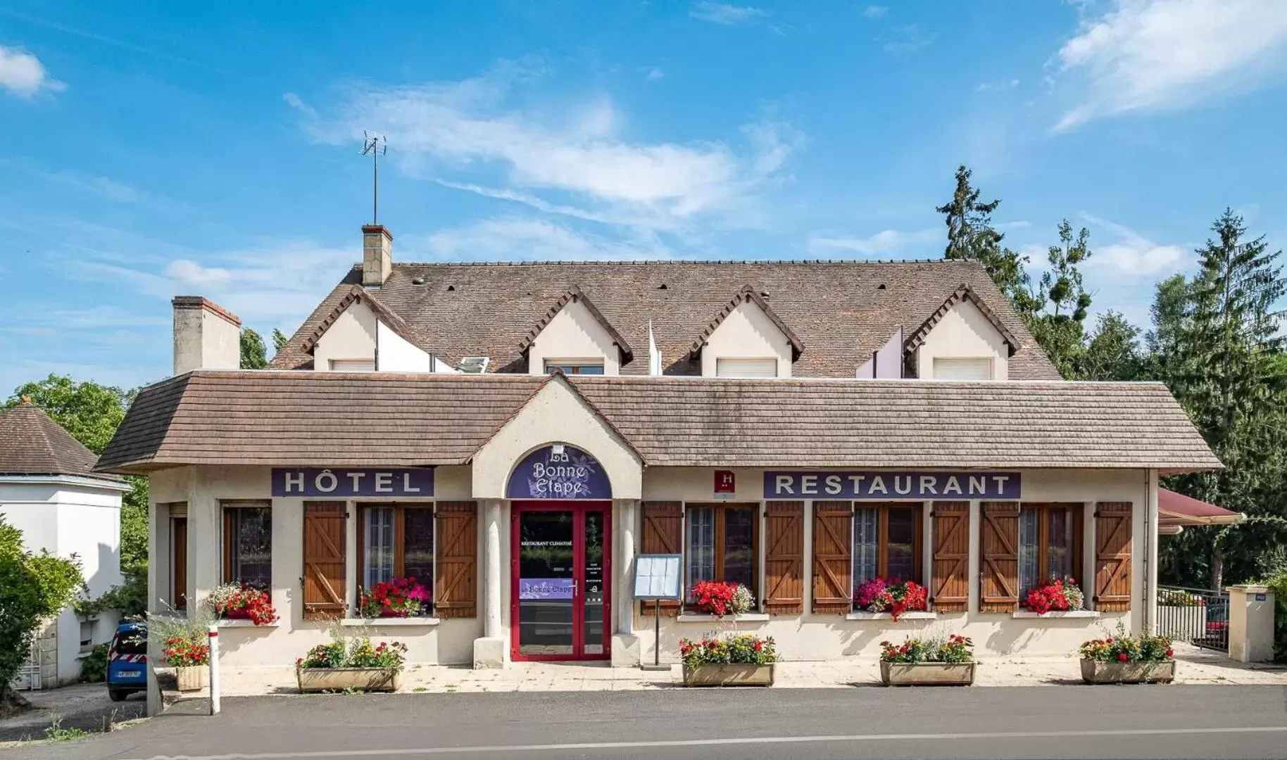 Property Building in La Bonne Etape