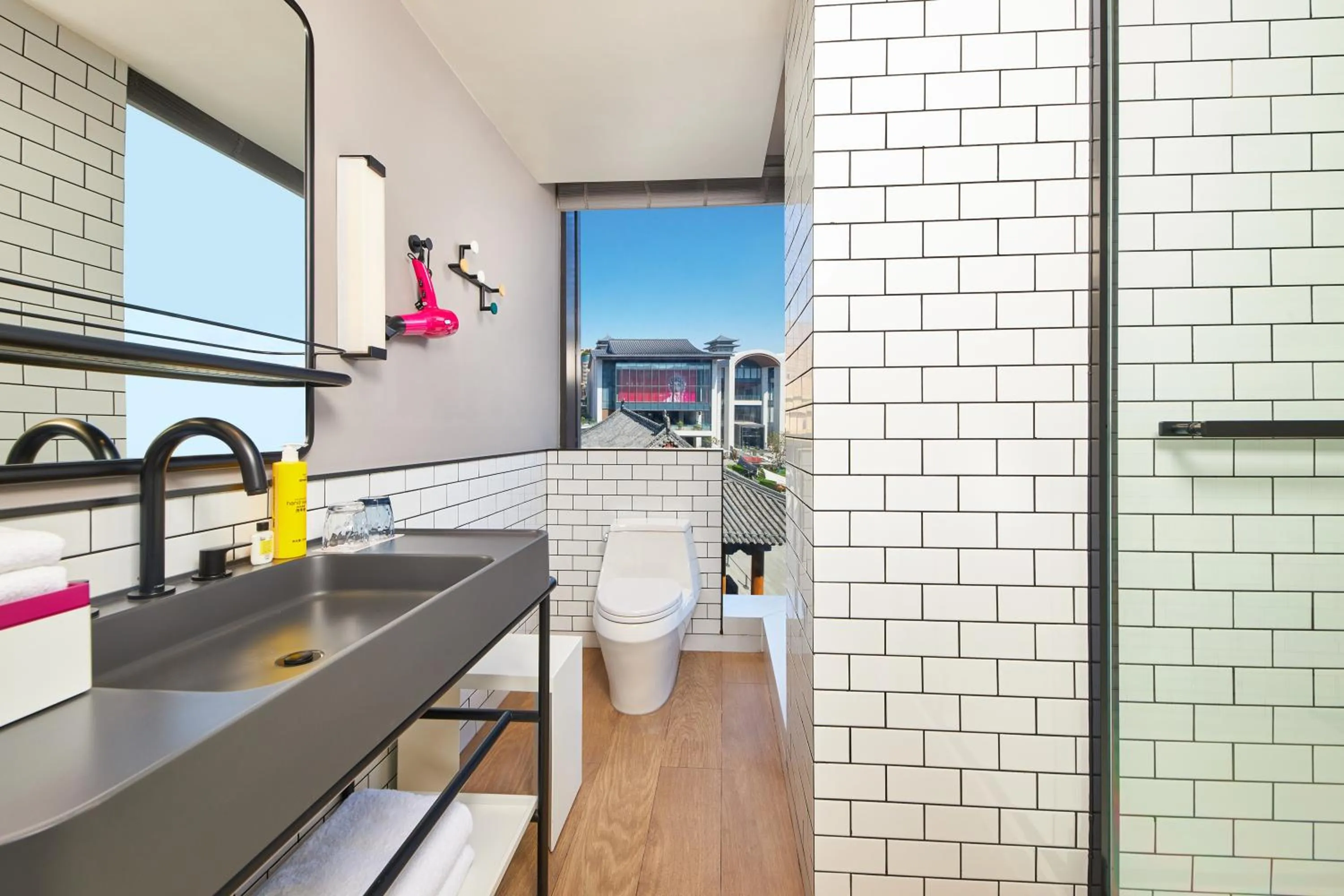 Bathroom in Moxy Xi'an Downtown