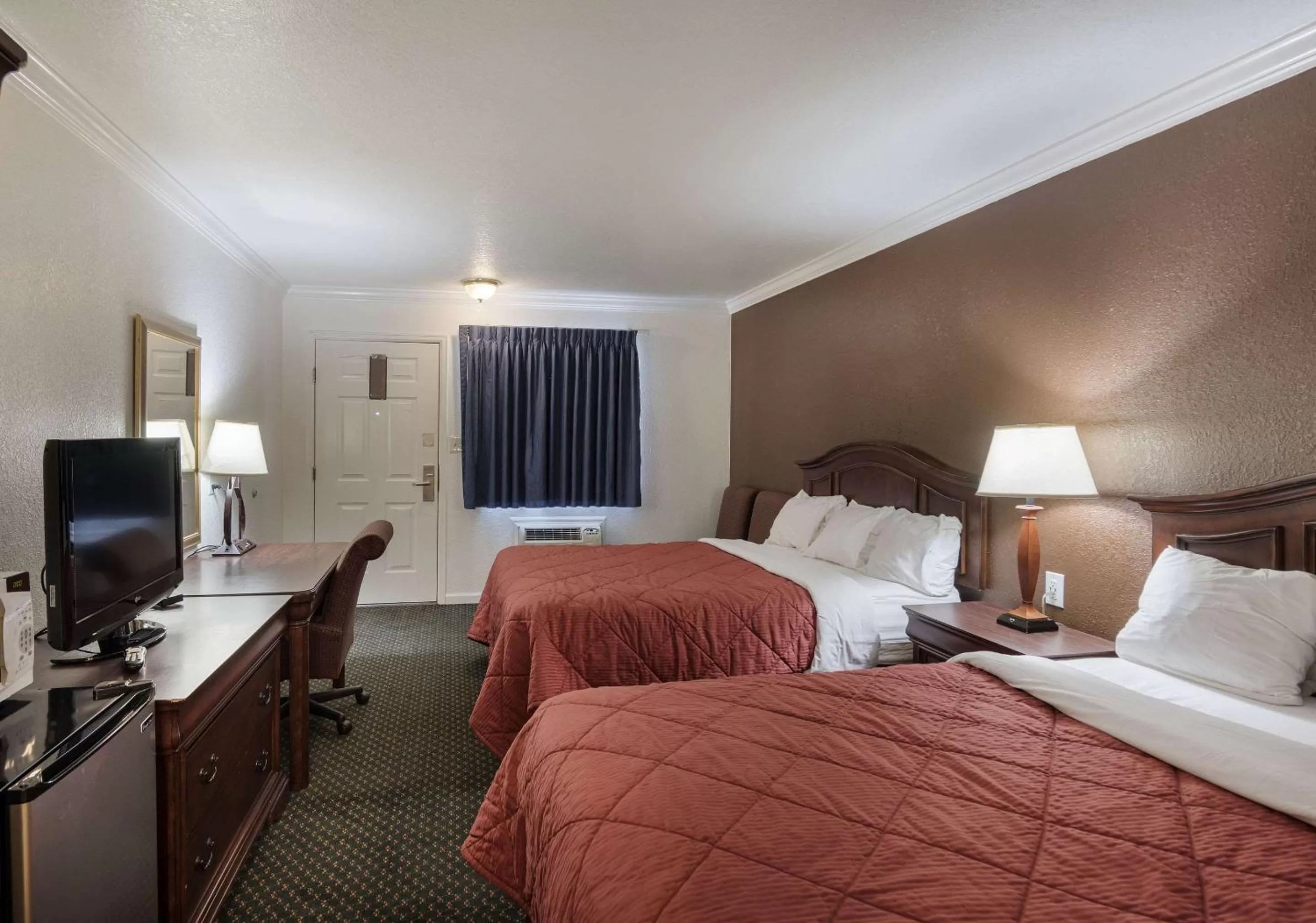 Photo of the whole room, Bed in 1st Interstate Inn