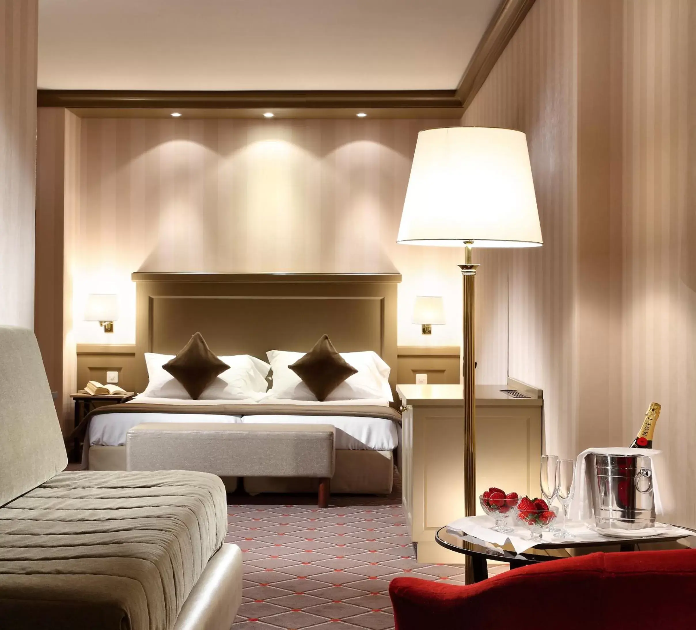 Bed in Hotel De La Paix