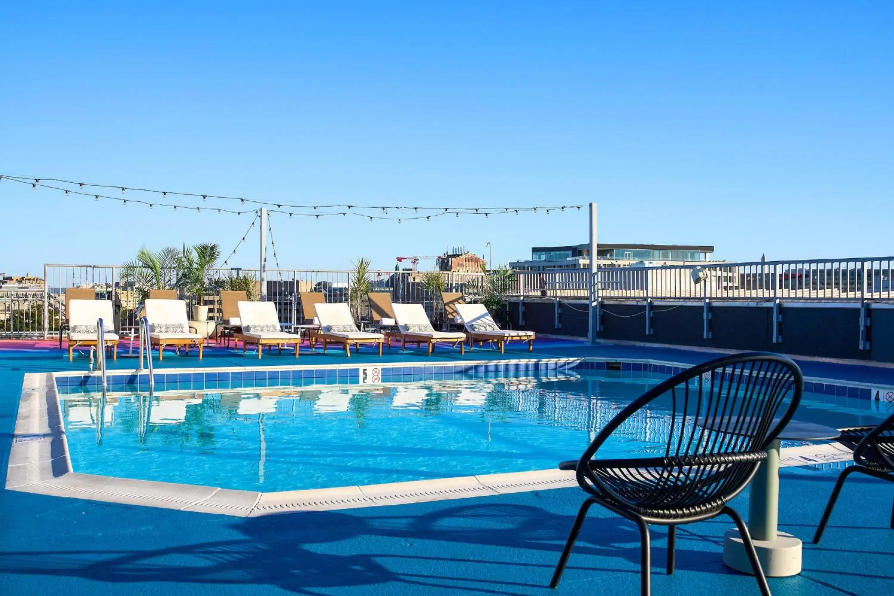Swimming pool in The Ven at Embassy Row, Washington, D.C., a Tribute Portfolio Hotel Swimming pool in The Ven at Embassy Row, Washington, D.C., a Tribute Portfolio Hotel