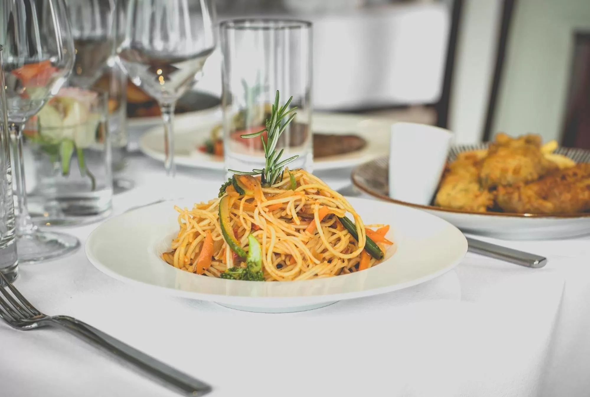 Restaurant/places to eat in Best Western Plus Pearl Addis