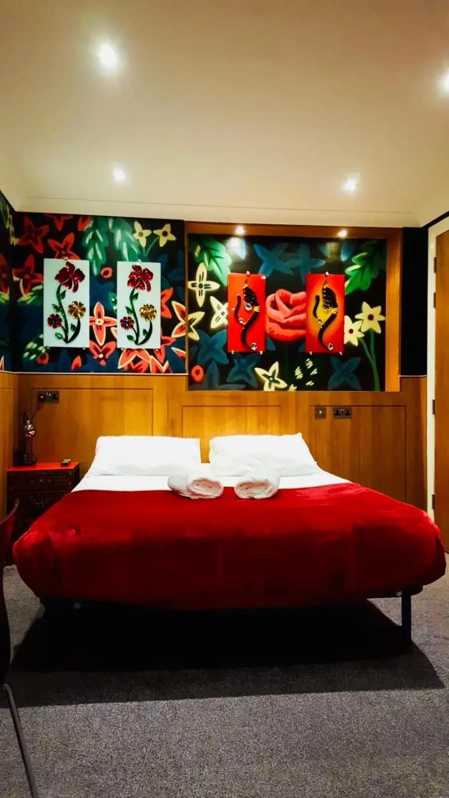 Bed in The Melville Hotel by Rokxy- Kings Cross