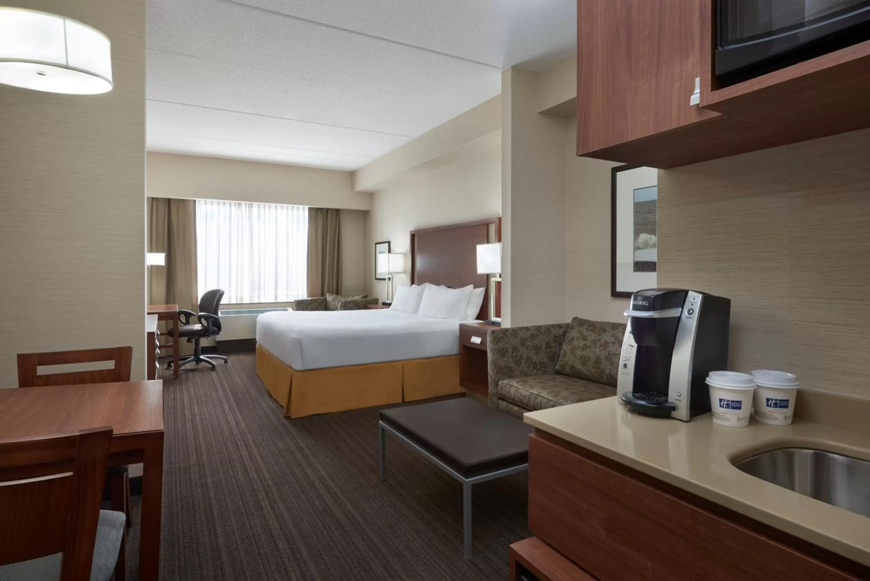 Photo of the whole room in Holiday Inn Express & Suites Vaughan-Southwest, an IHG Hotel