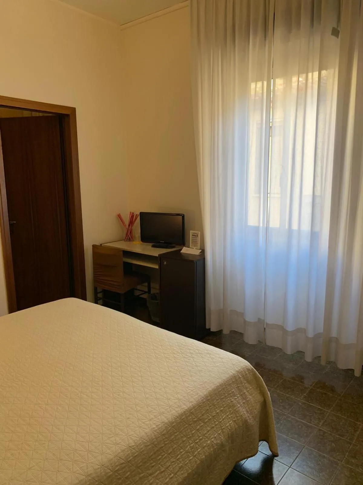 TV and multimedia, Bed in Hotel Centrale