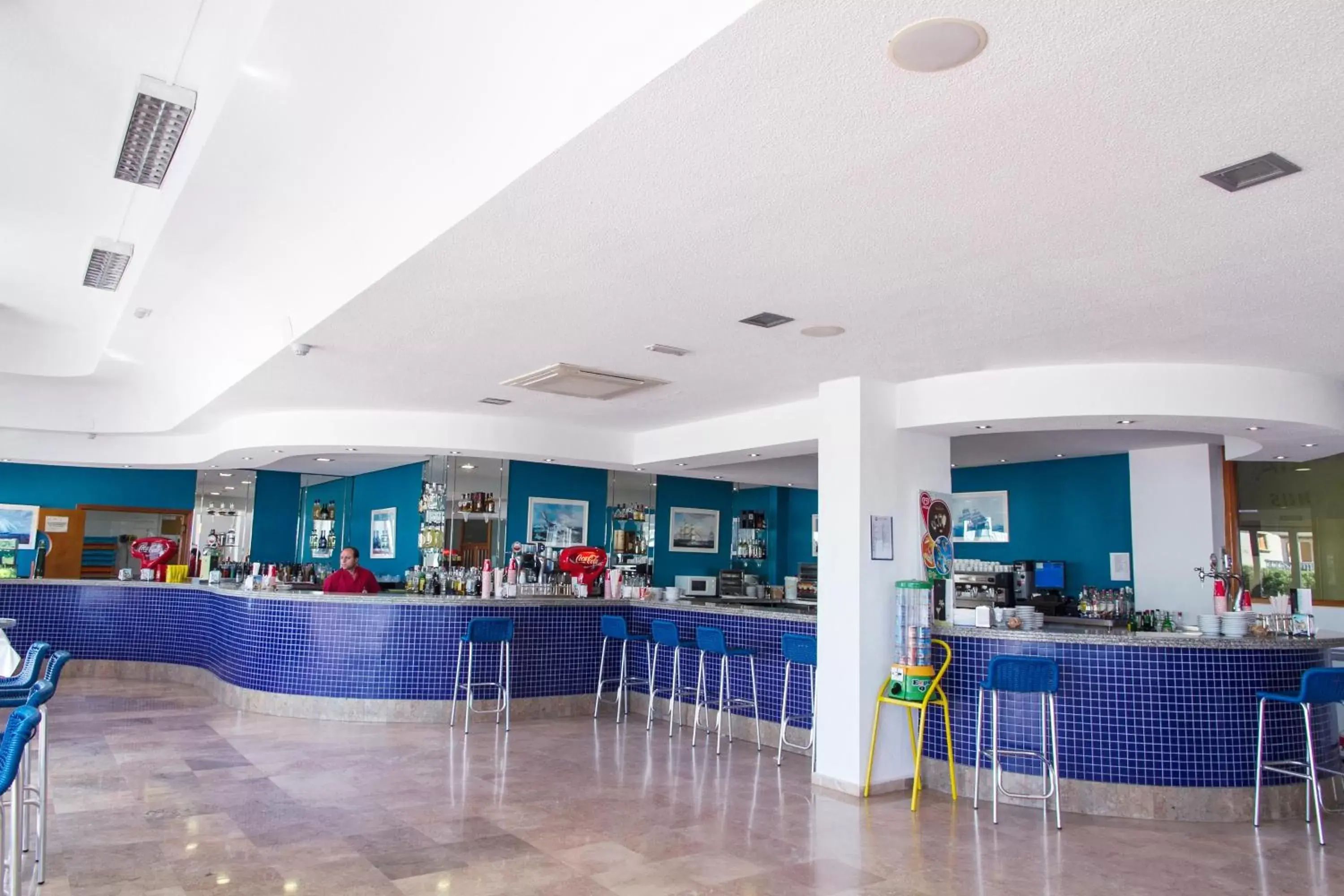 Lounge or bar, Restaurant/Places to Eat in Hotel Playas de Guardamar