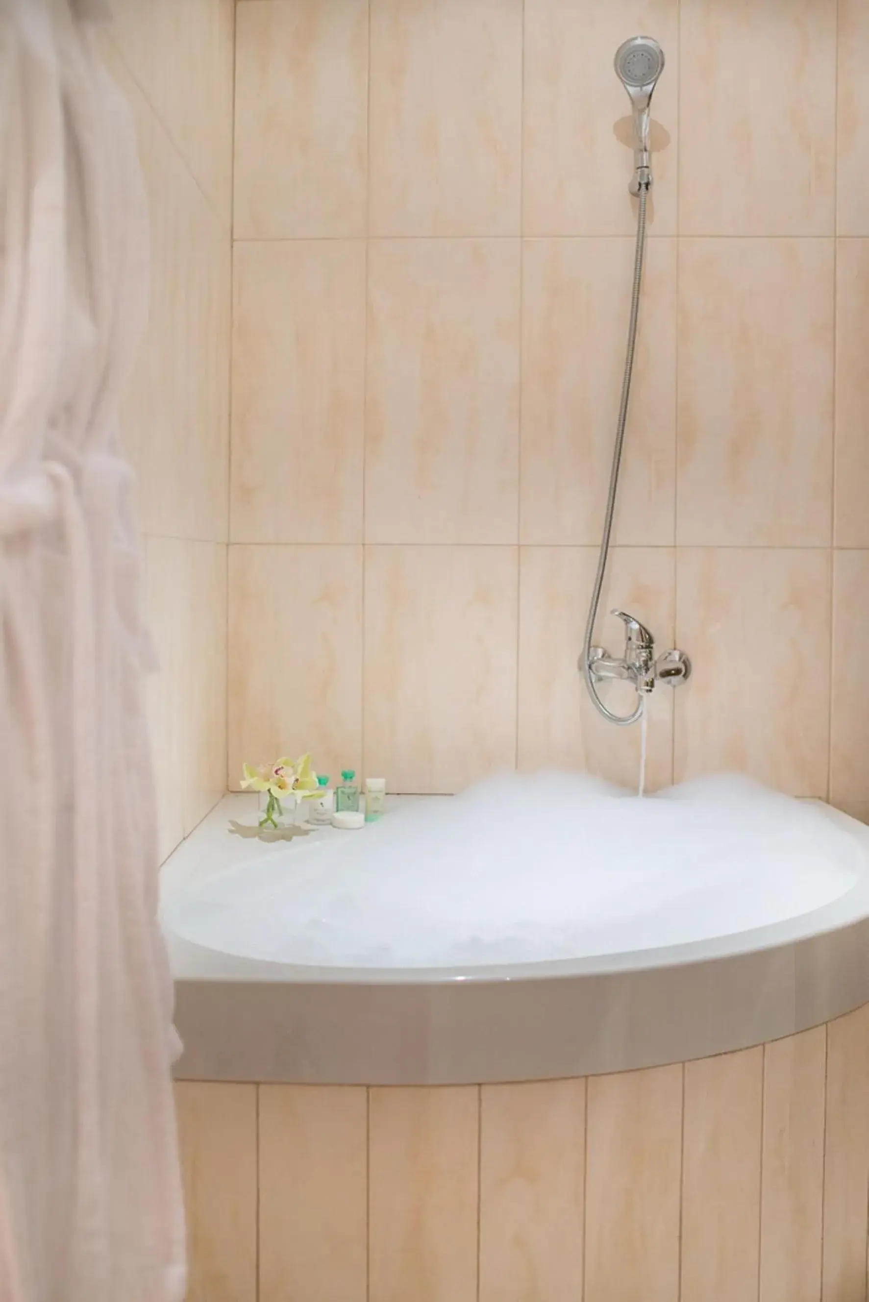 Bathroom in Lux Garden Hotel