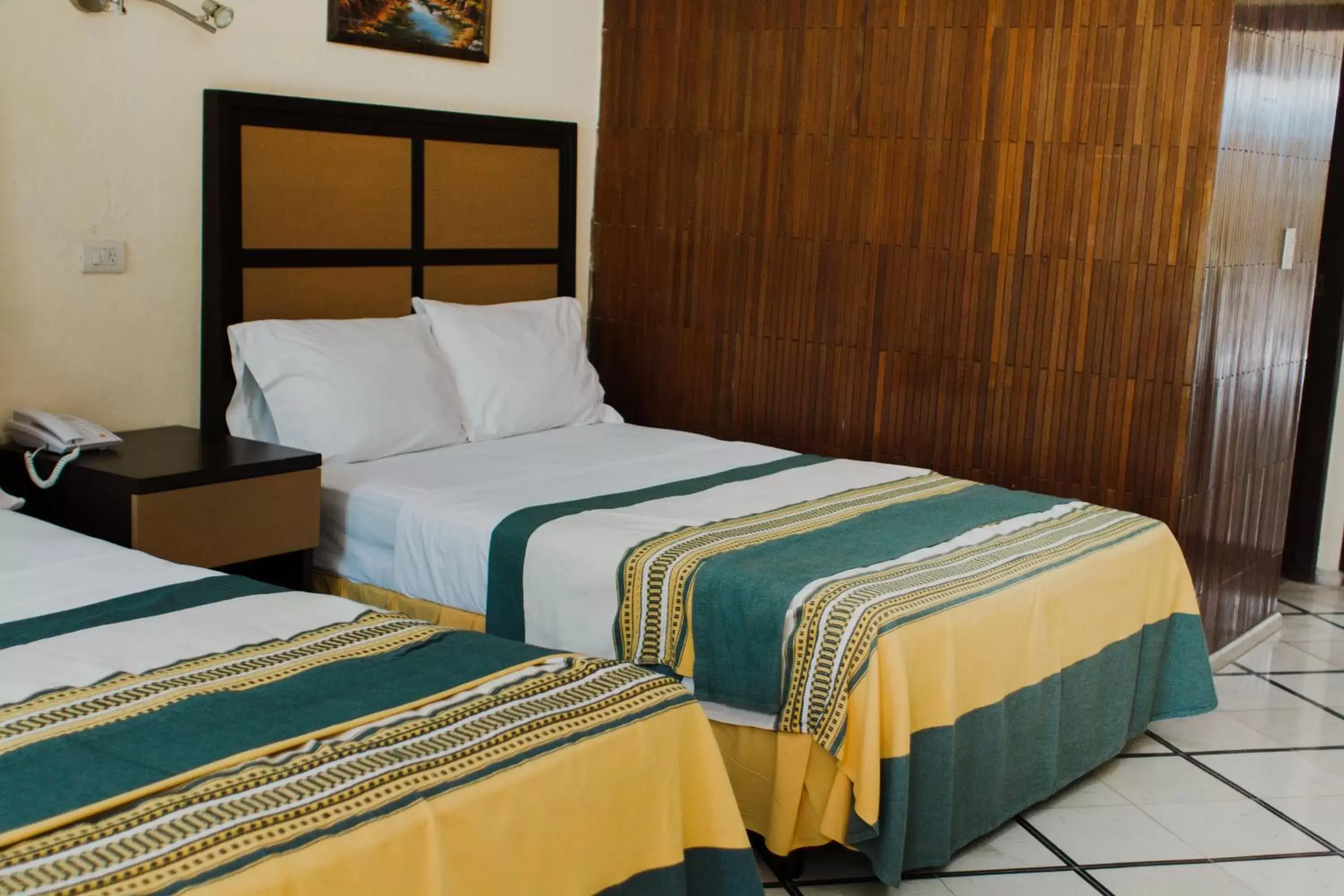 Photo of the whole room, Bed in Hotel Ambassador Mérida