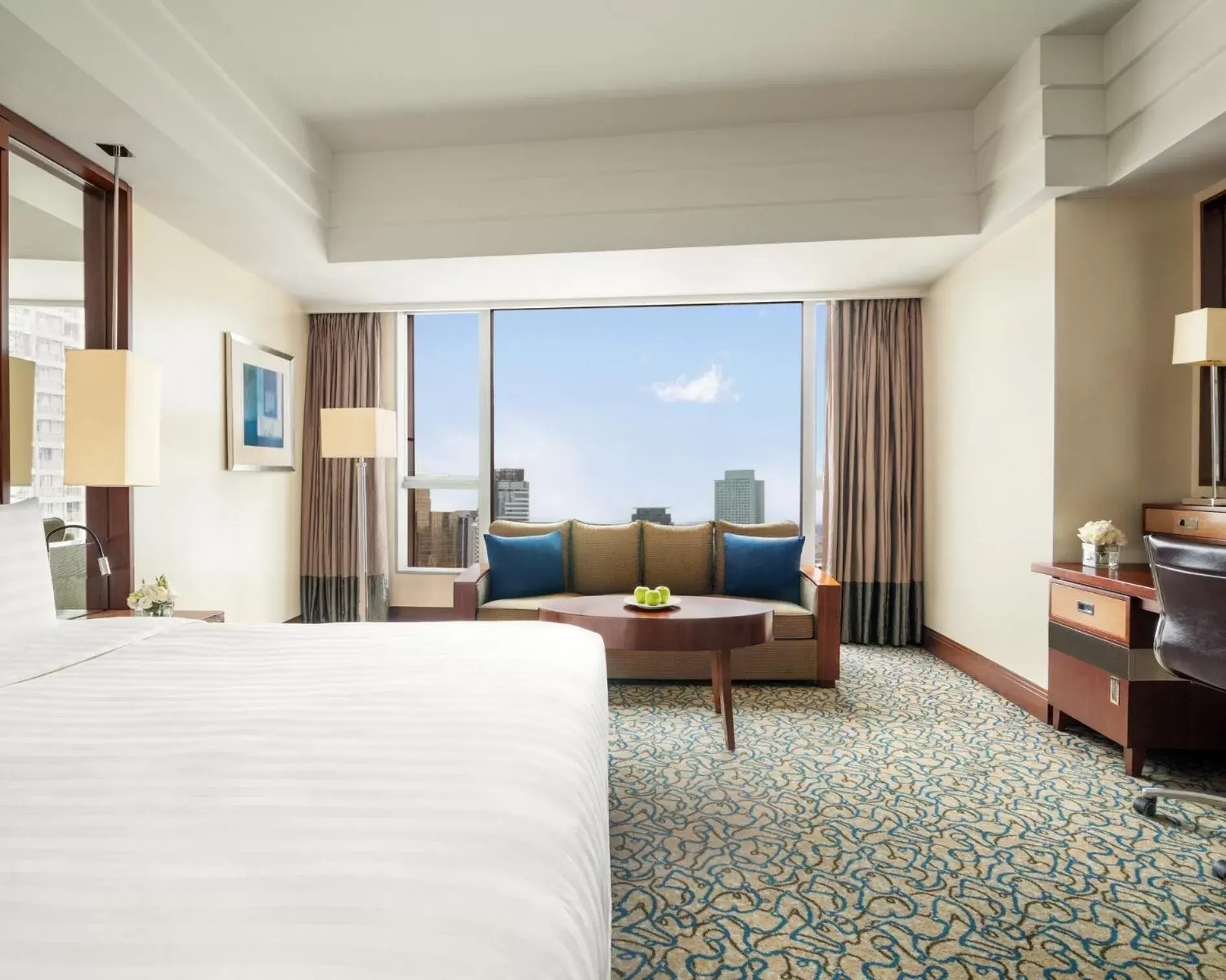 Bedroom in Shangri-La Ningbo - The Three Rivers Intersection