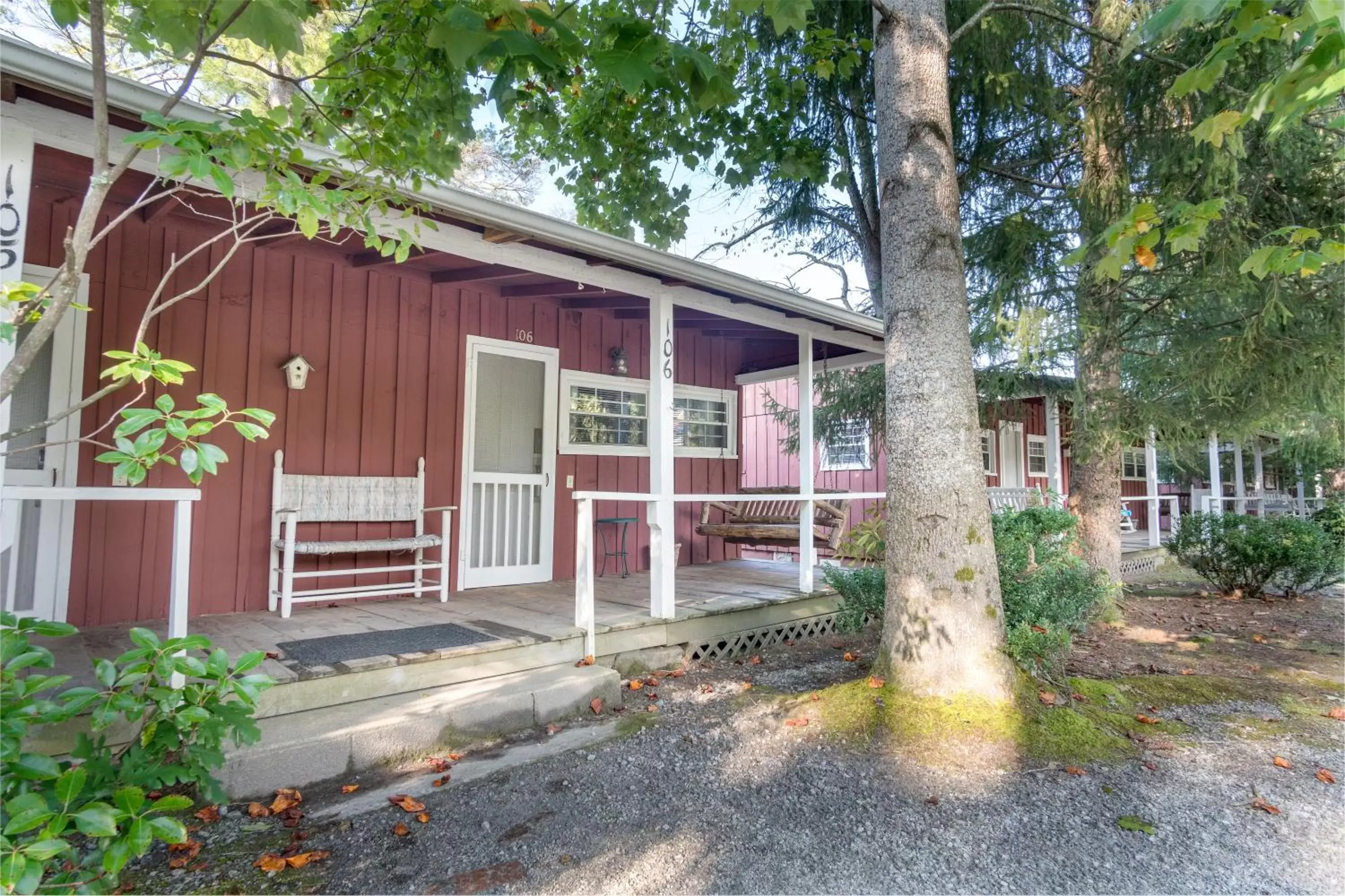 Property building in Highland Lake Inn & Resort - Flat Rock Property building in Highland Lake Inn & Resort - Flat Rock