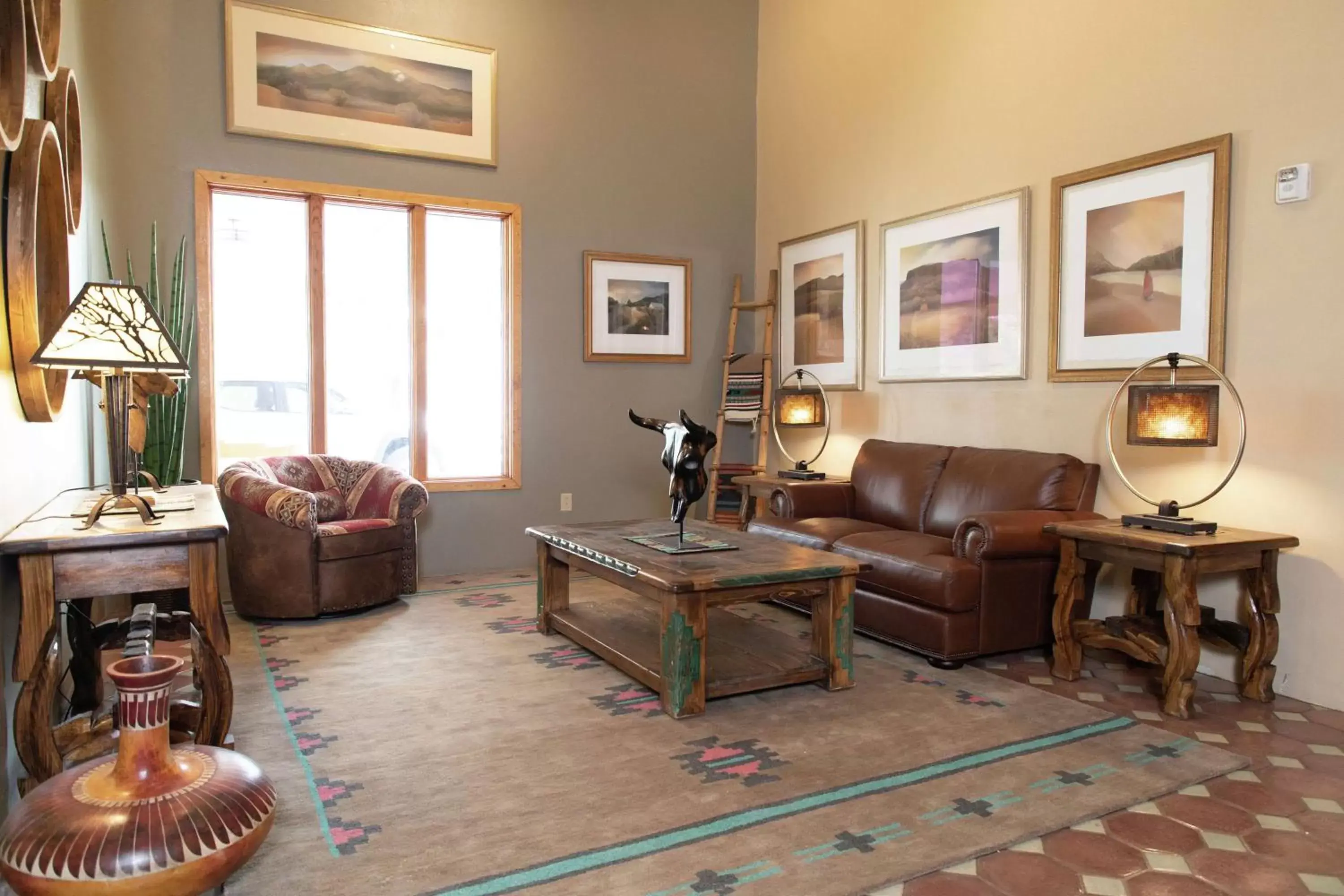 Lobby or reception, Seating Area in Hotel Don Fernando De Taos, Tapestry Collection By Hilton