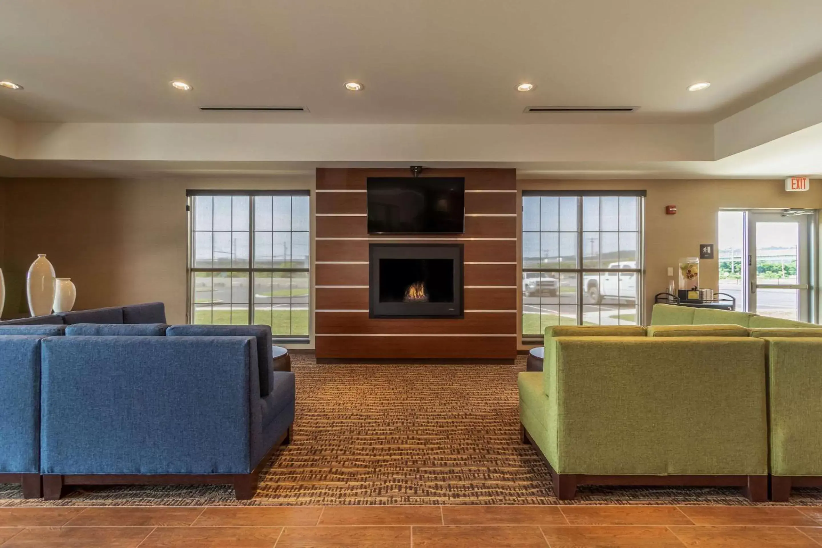 Lobby or reception, Lobby/Reception in Comfort Inn & Suites - Harrisburg Airport - Hershey South
