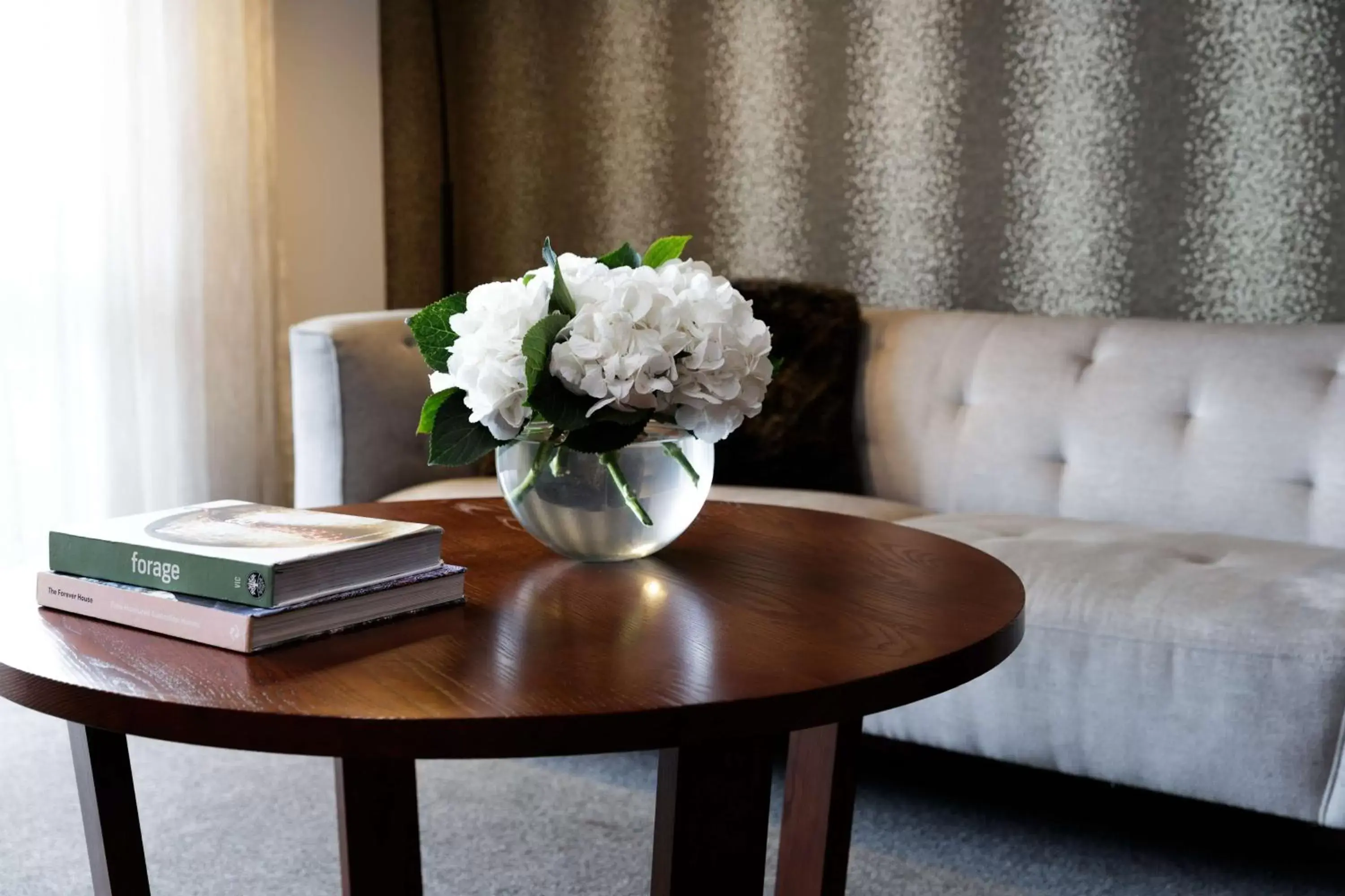 Photo of the whole room, Seating Area in Rydges Latimer Christchurch