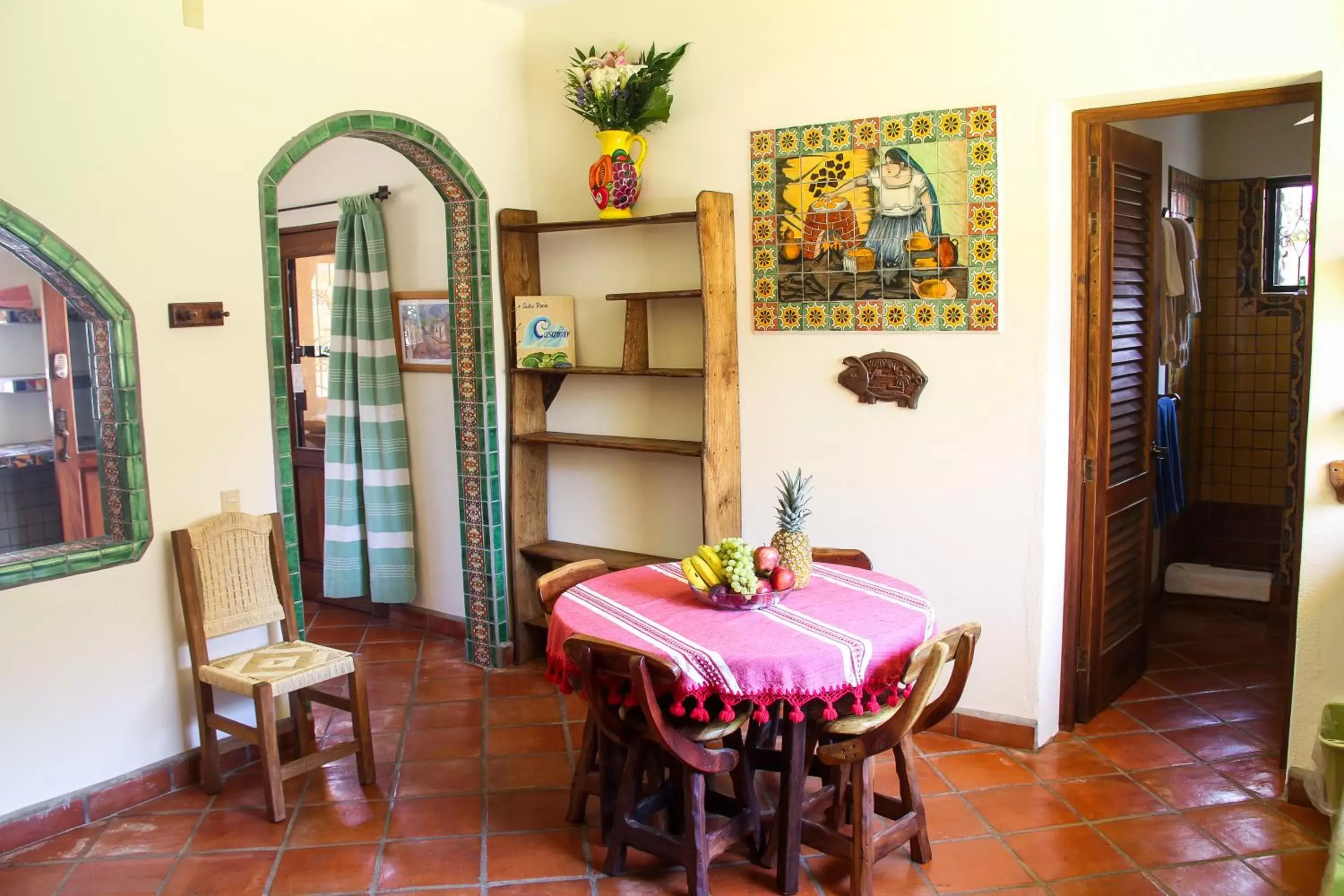 Kitchen or kitchenette, Dining Area in Hotel Casamar Suites