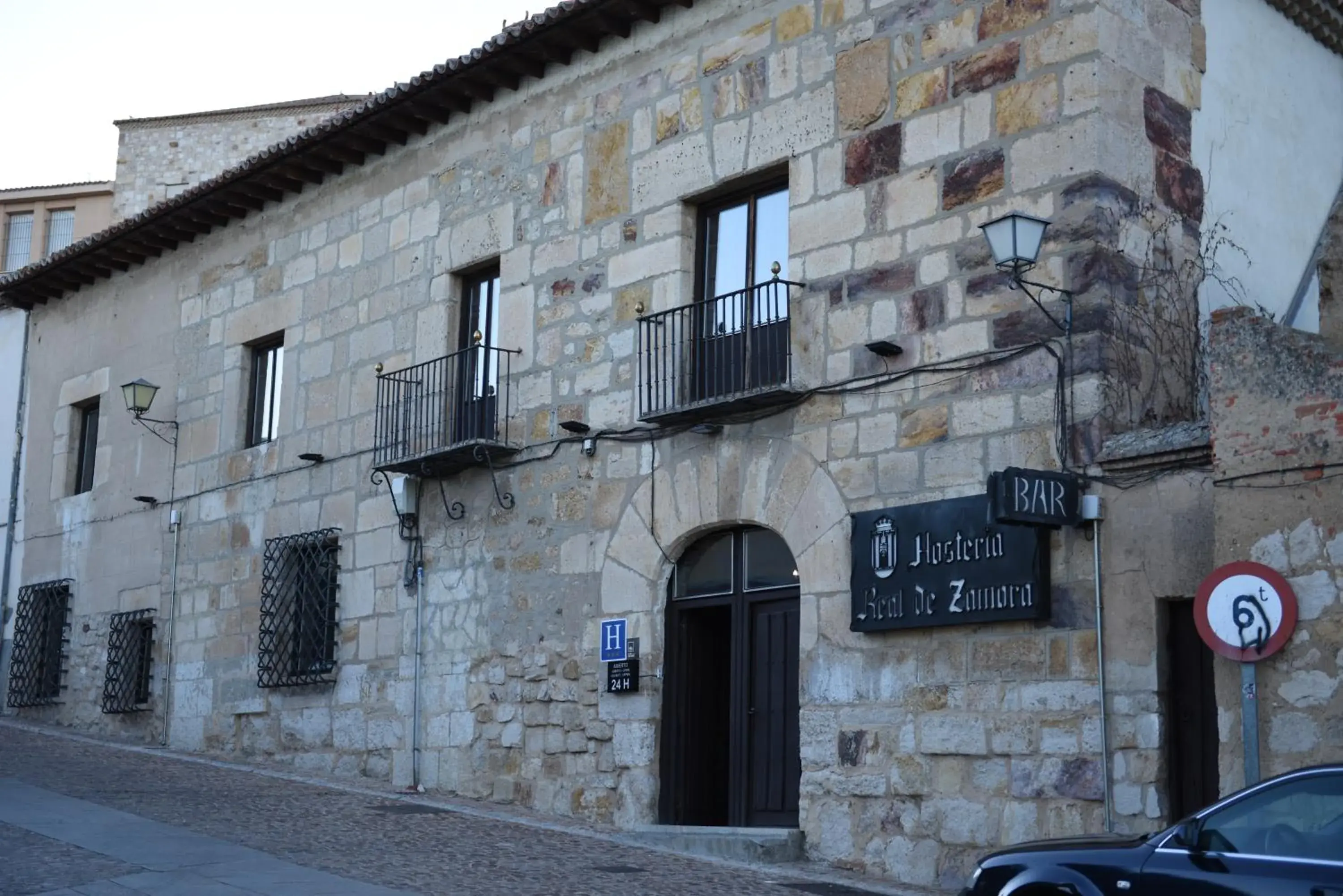 Facade/entrance, Property Building in Hosteria Real De Zamora
