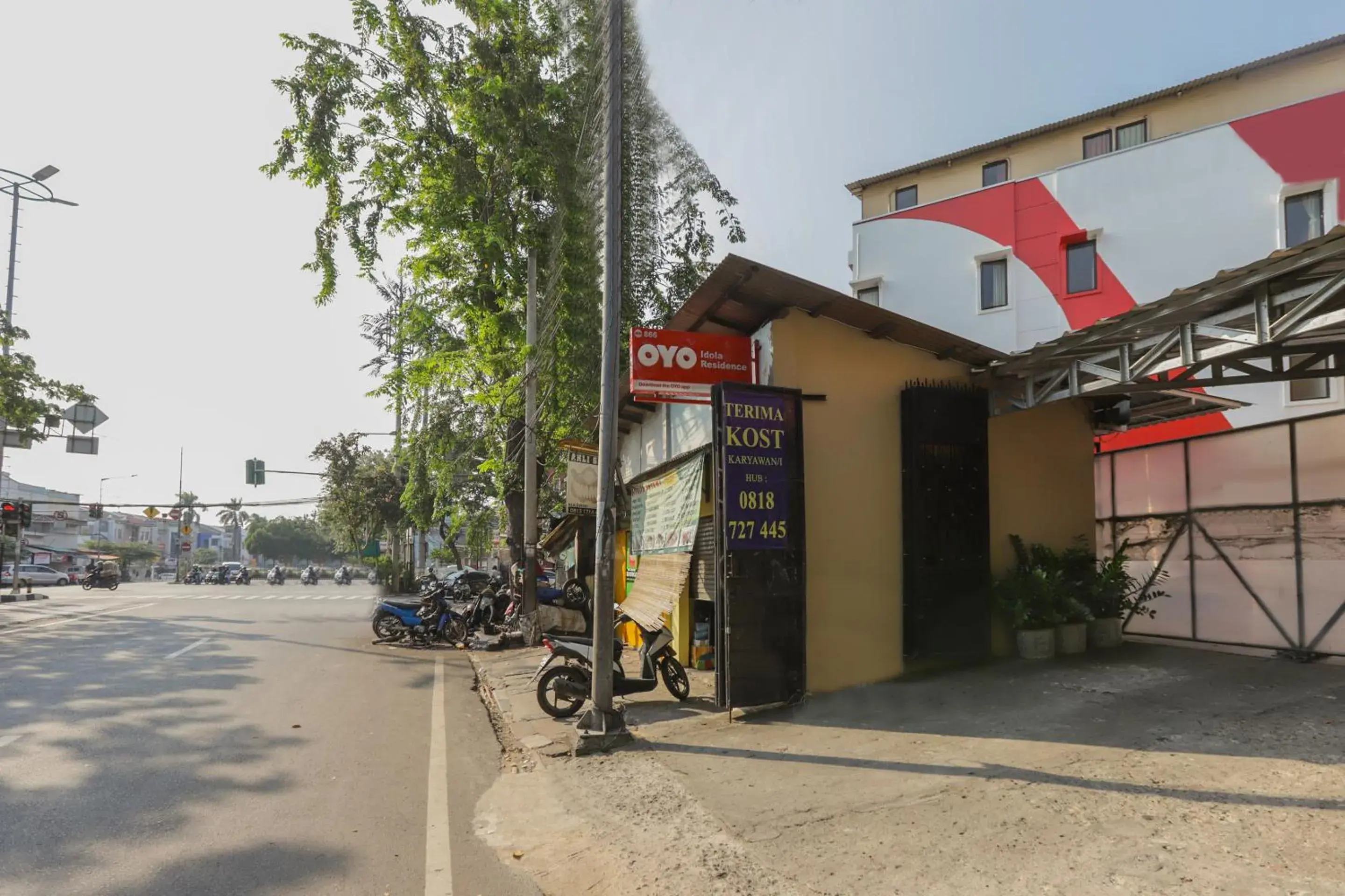 Facade/entrance in OYO 866 Idola Residence