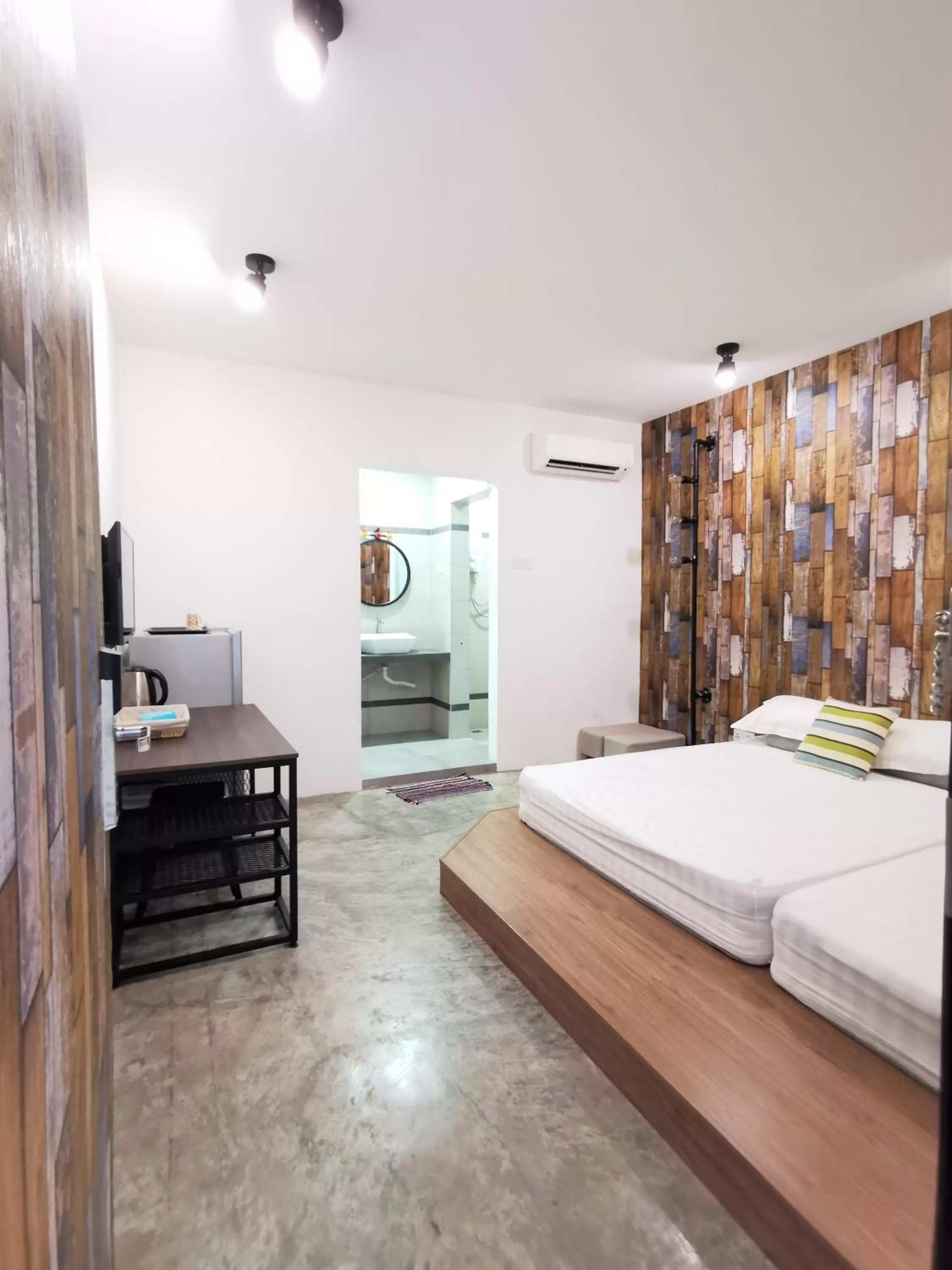 Deluxe Double Room in Mwv Family Suite Room