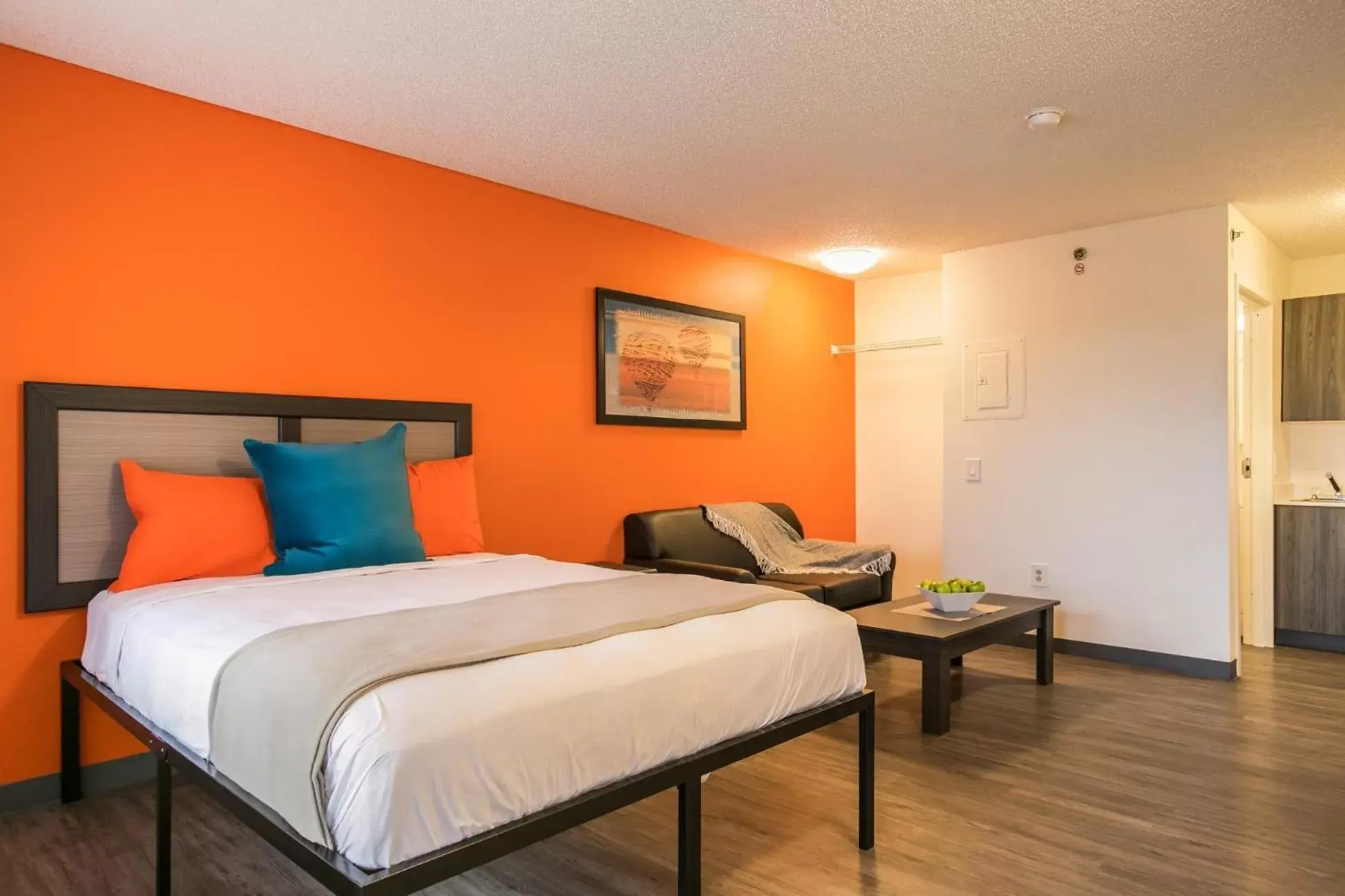 Bedroom, Bed in Siegel Select Albuquerque 2