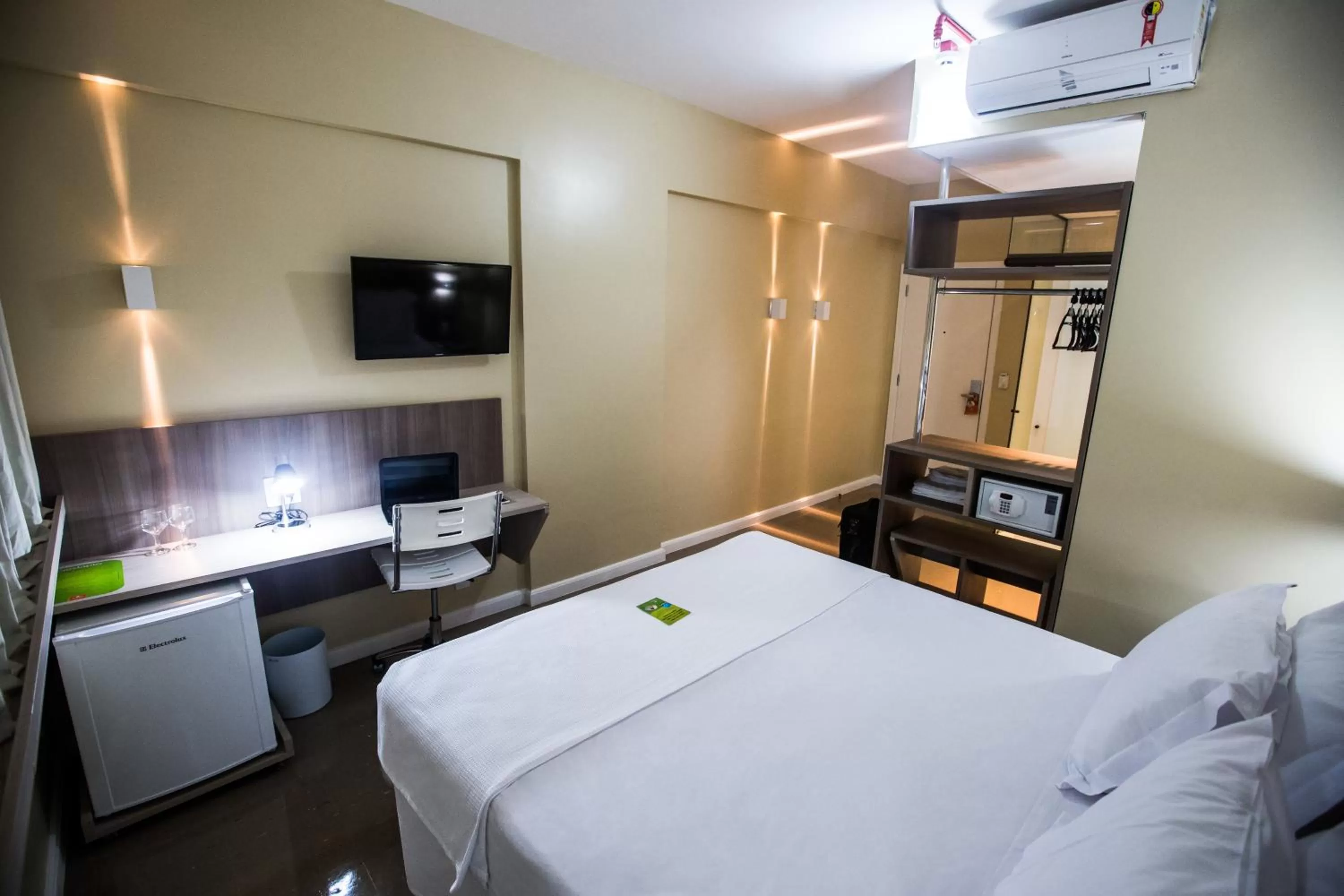 TV and multimedia, Bed in Slim Cuiabá Aeroporto