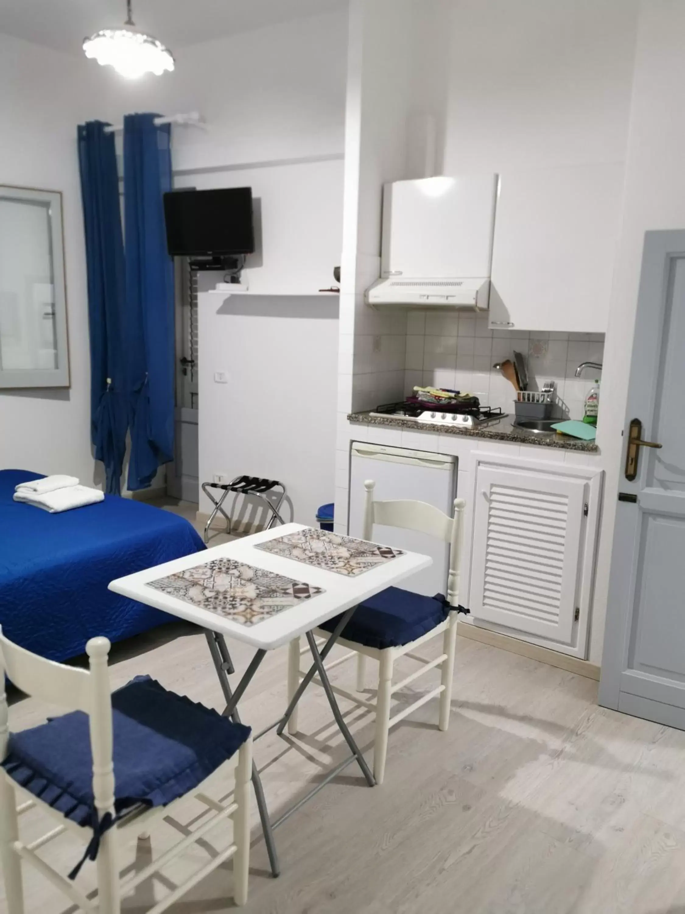 Kitchen or kitchenette, Kitchen/Kitchenette in Lo Nardo Accommodation