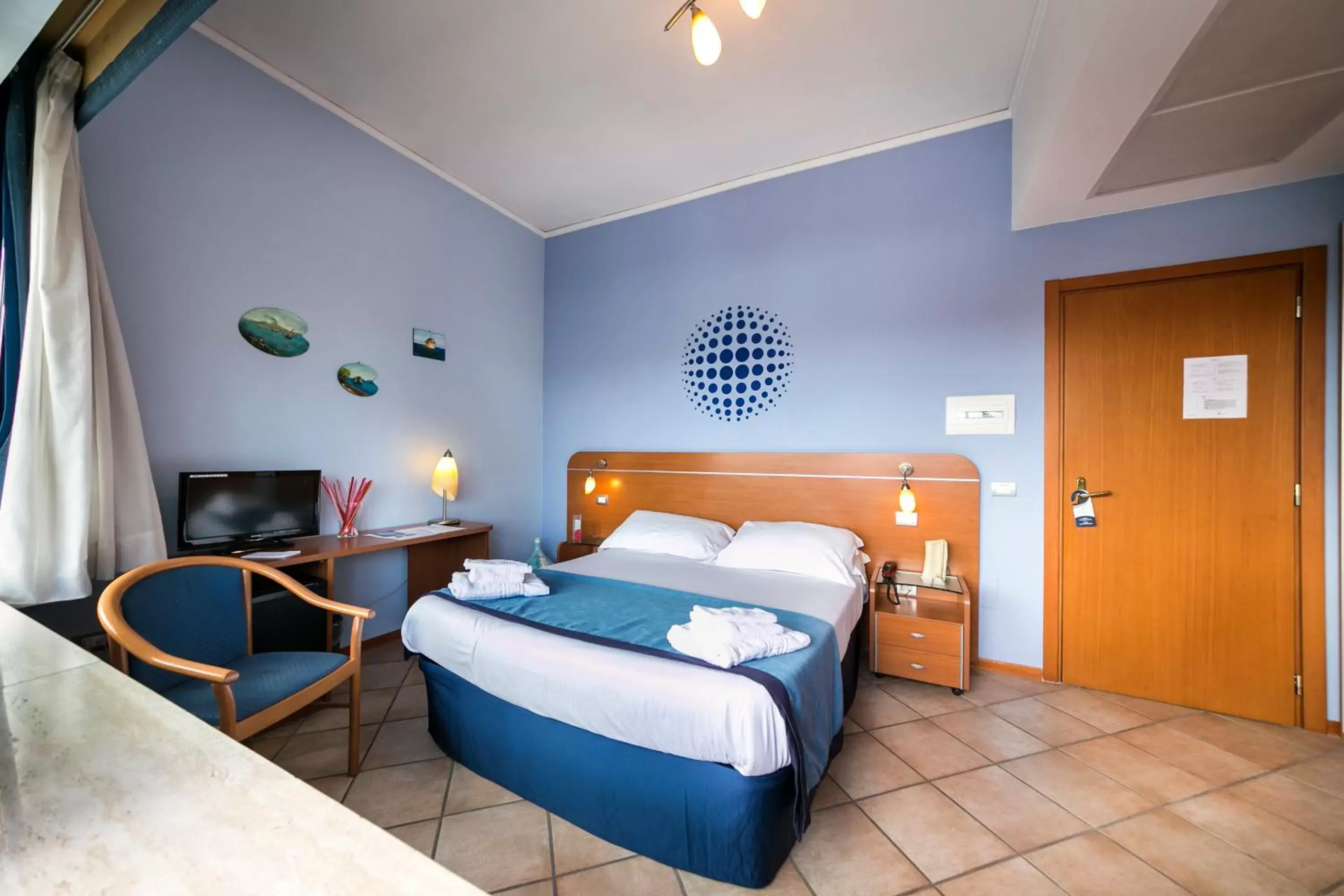 Bedroom, Bed in Millennium Gold Hotel