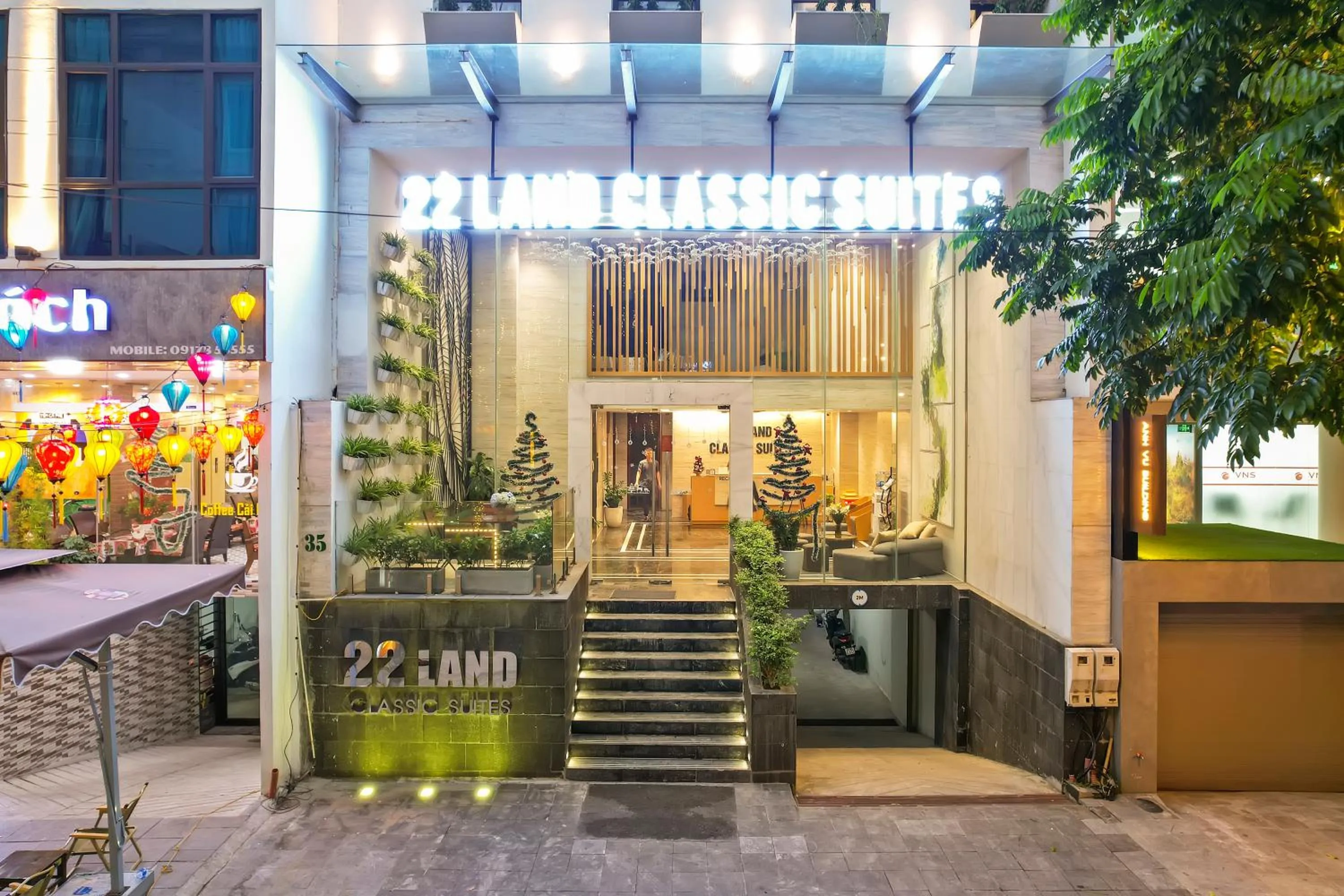 Facade/entrance in 22Land Classic Suites