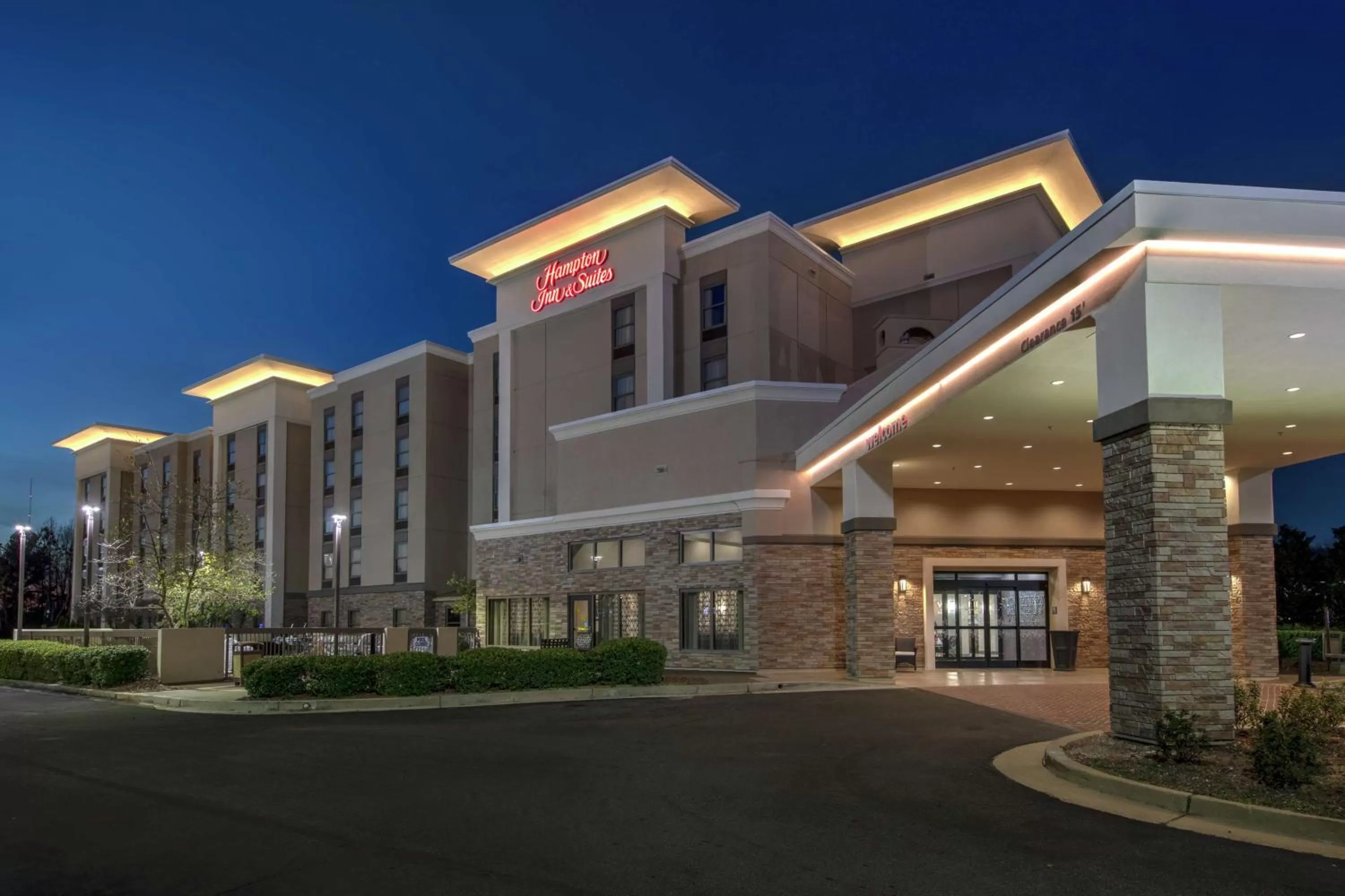 Property building in Hampton Inn & Suites Memphis-Wolfchase Galleria