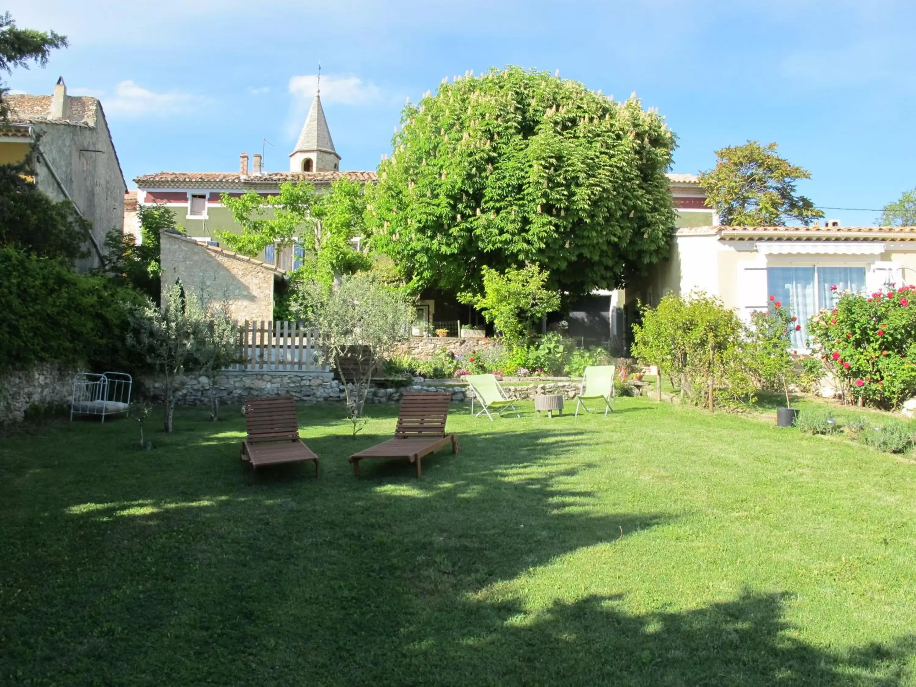 Garden in Lou Cardalines