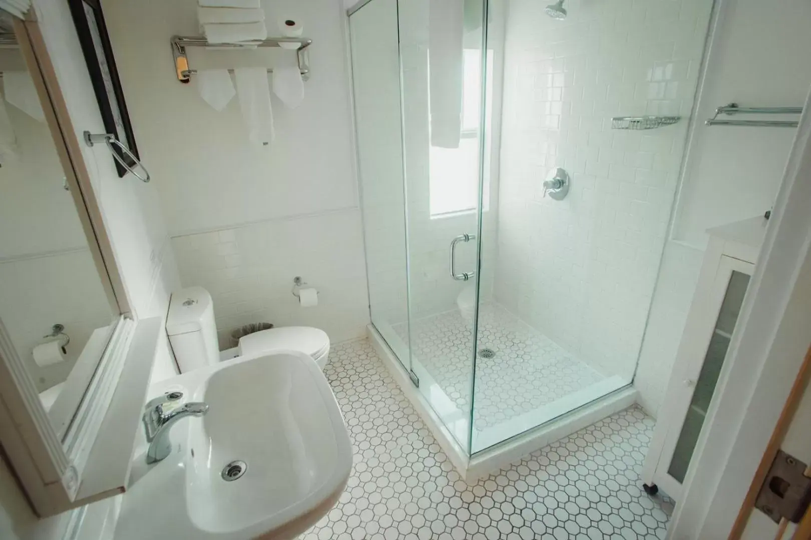 Toilet, Bathroom in Villa Italia South Beach