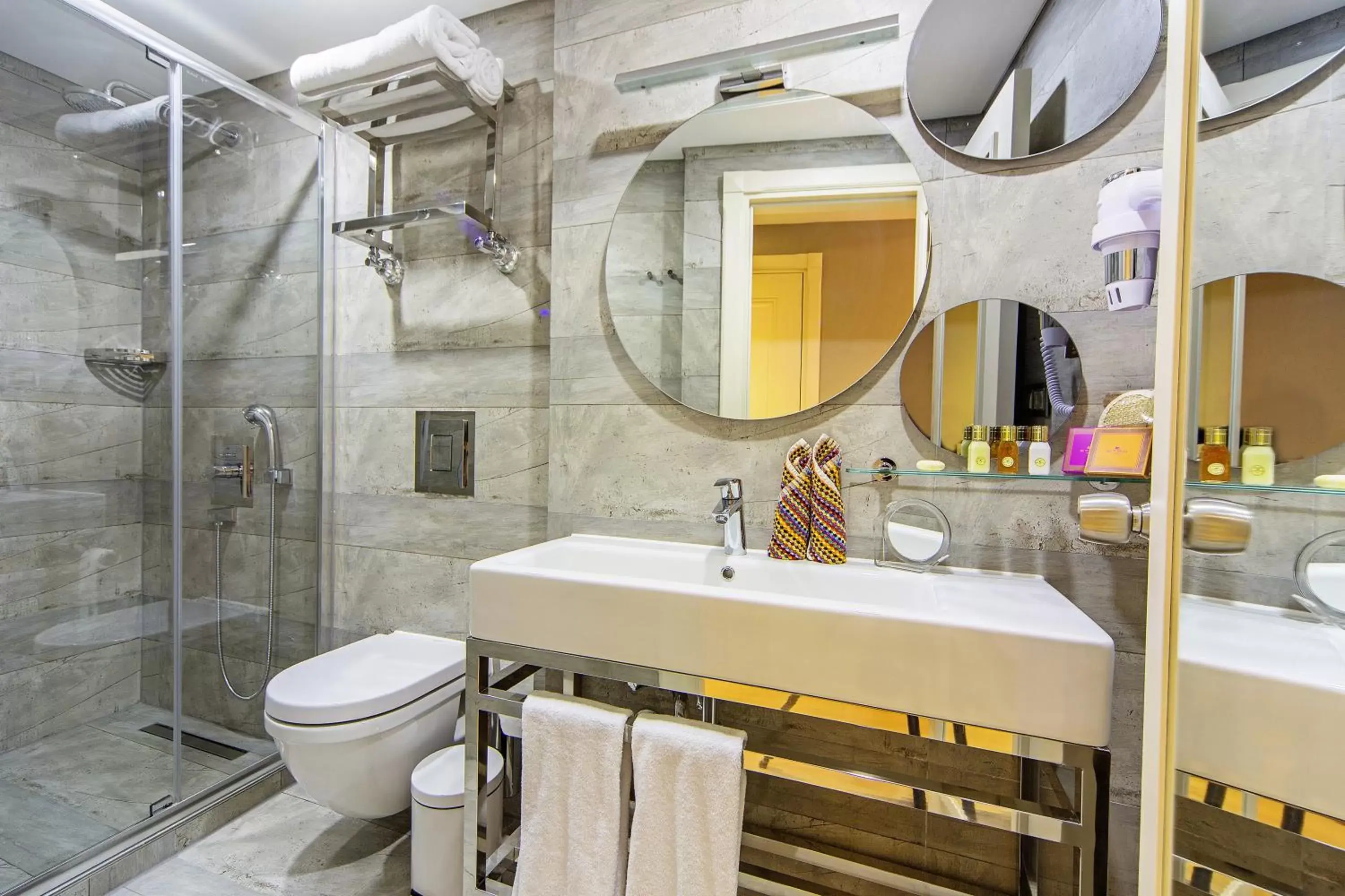 Bathroom in Barbera Hotel